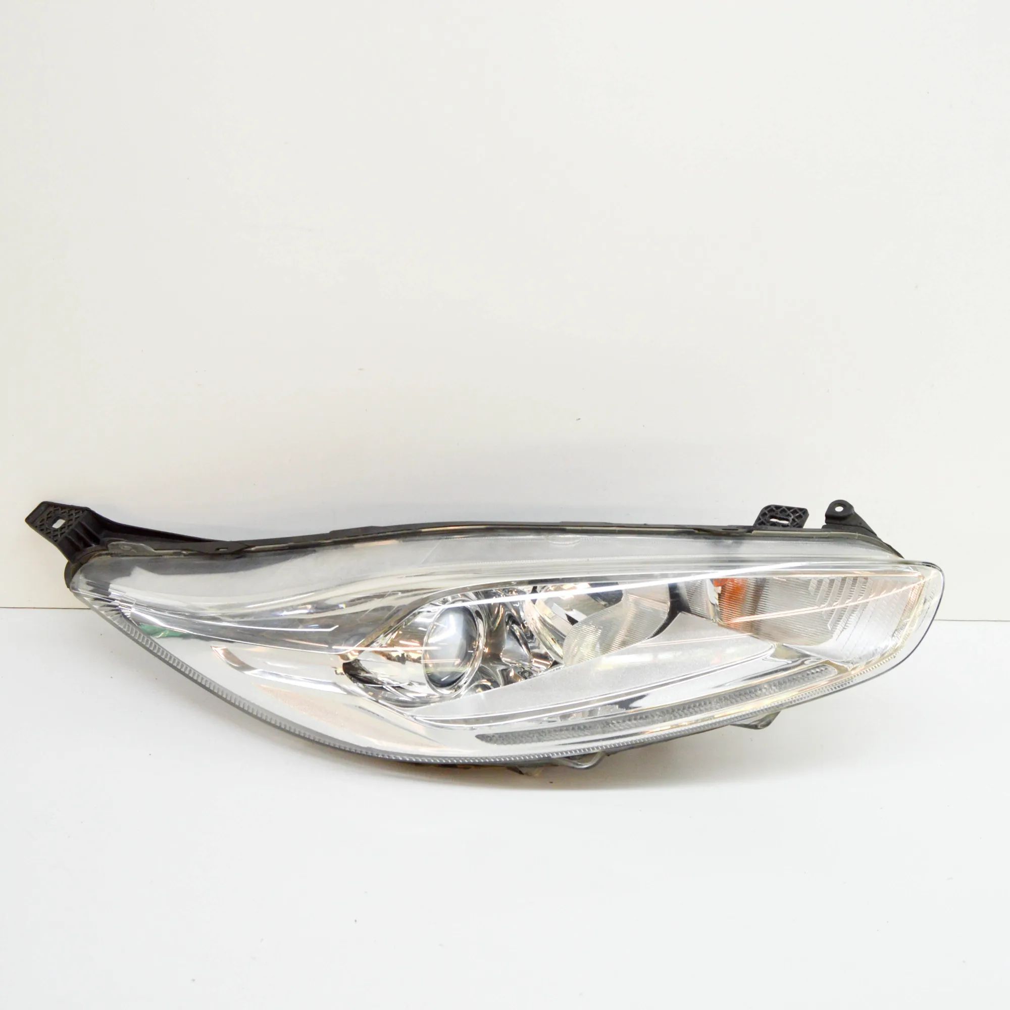 Ford Fiesta Front Right Headlight Front Right Headlight — FORD FIESTA (VI) (2008-...