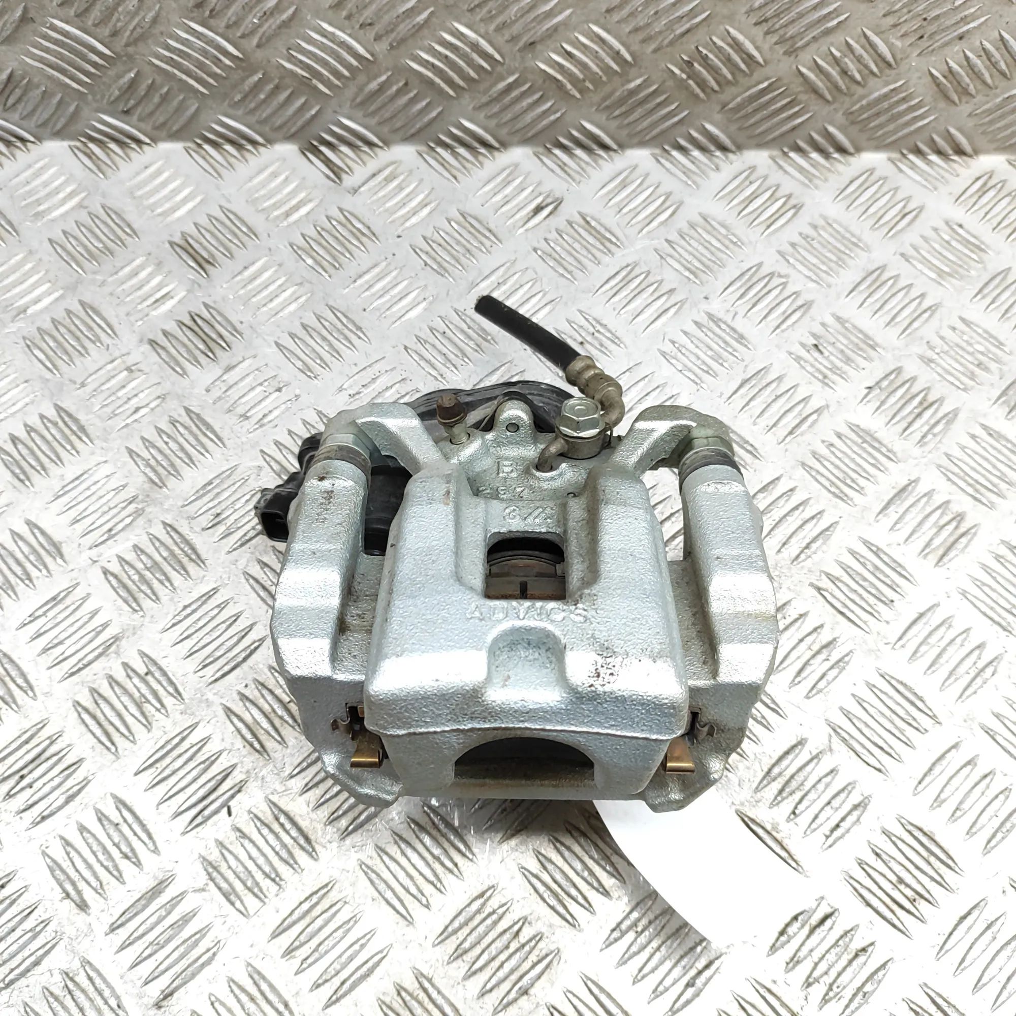Toyota RAV4 (XA50) Brake caliper — rear left Brake caliper — rear left — TOYOTA RAV (4 V XA5...