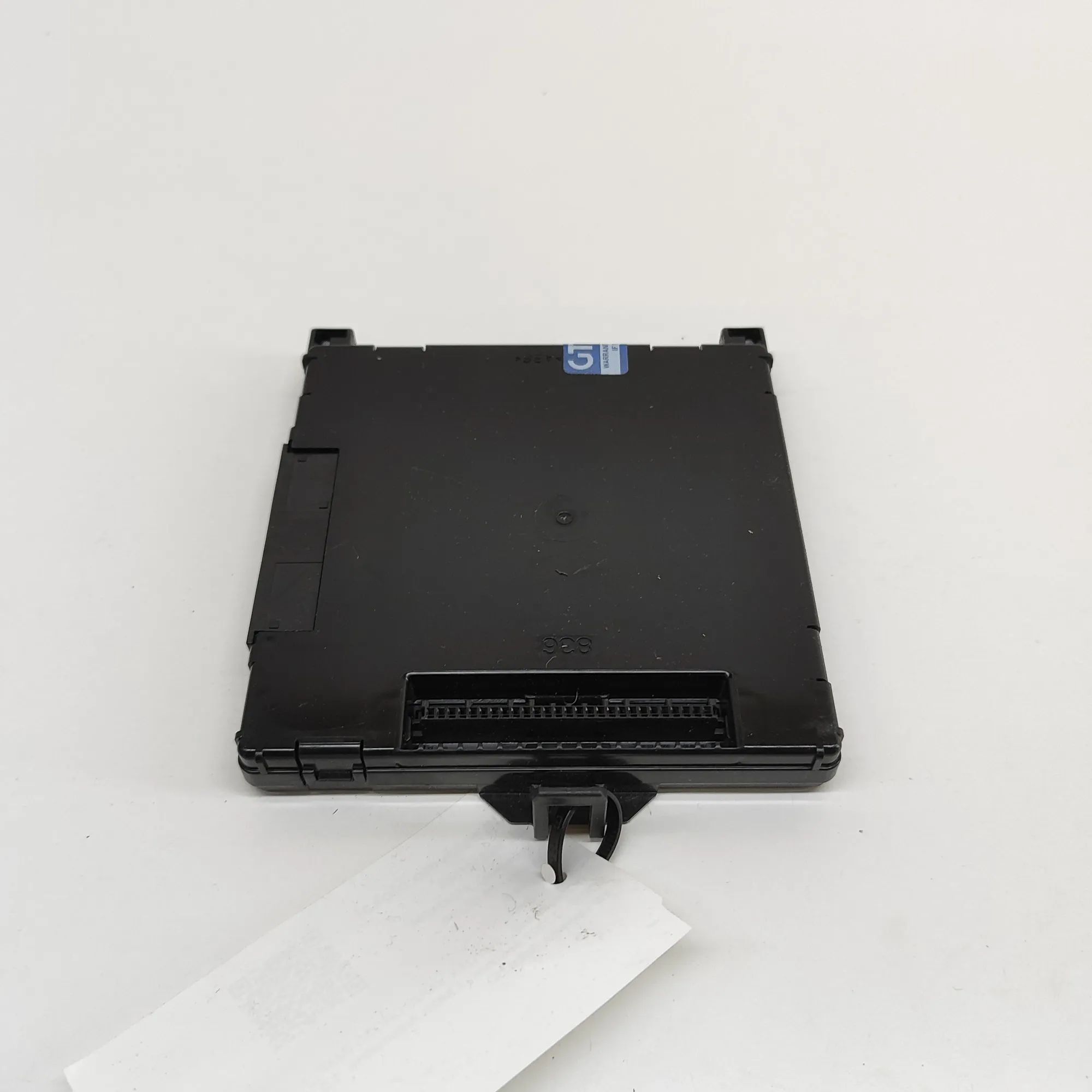Toyota Yaris Comfort Control Unit Comfort Control Unit — TOYOTA YARIS (CROSS MXP_...