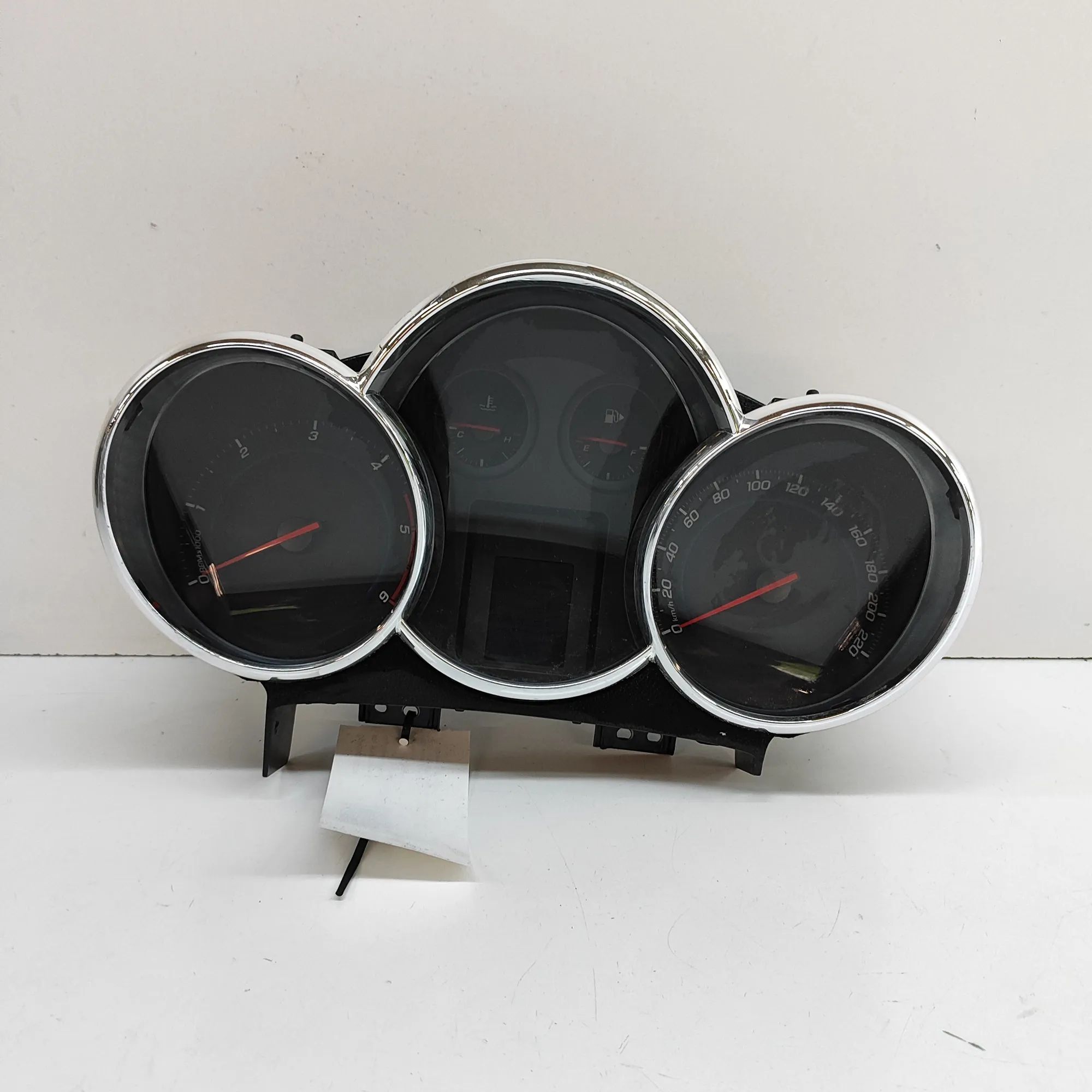 Chevrolet Cruze Instrument Cluster Speedometer Instrument Cluster Speedometer — CHEVROLET CRUZ...