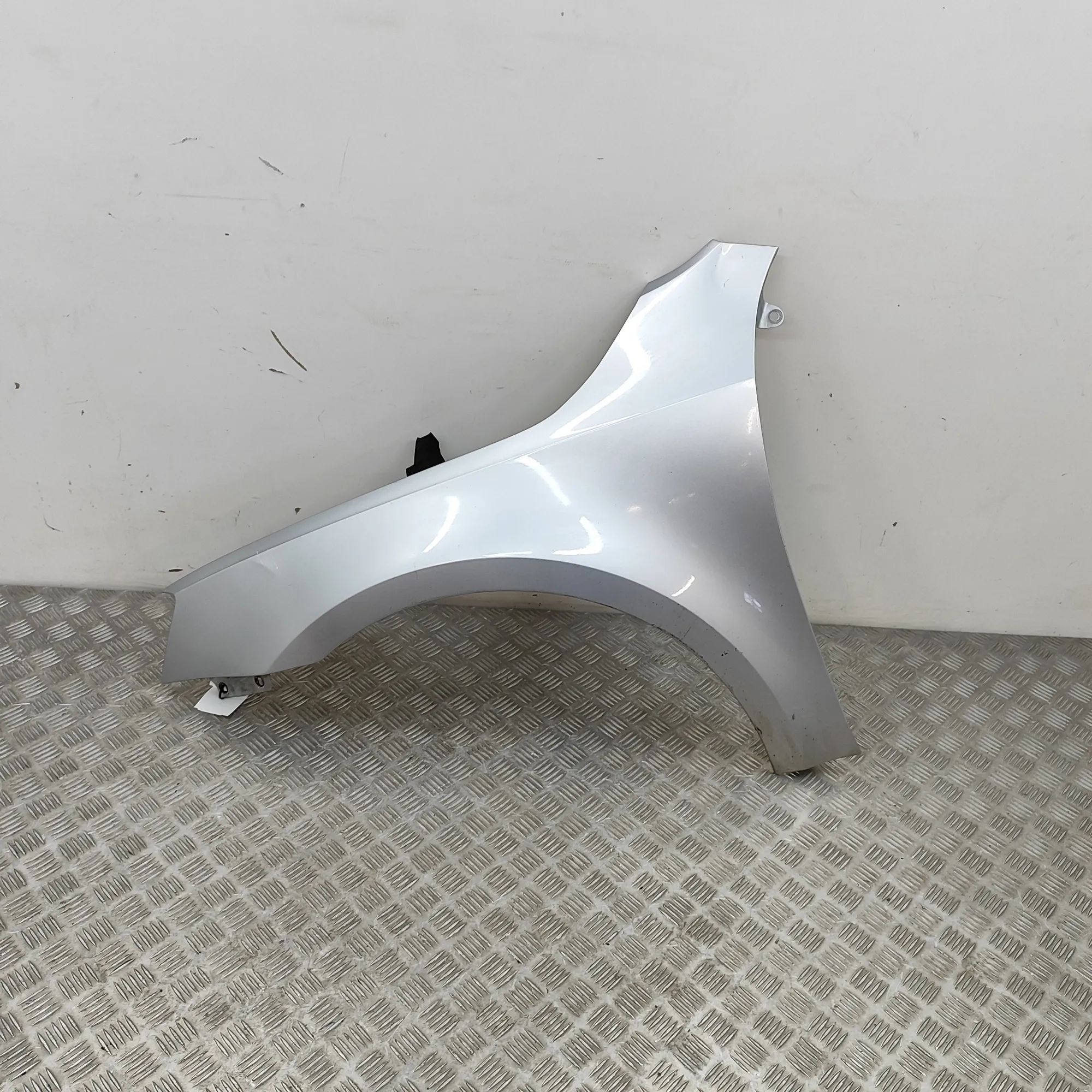 Skoda Octavia Front Left Fender Front Left Fender — SKODA OCTAVIA (III Combi 5E...
