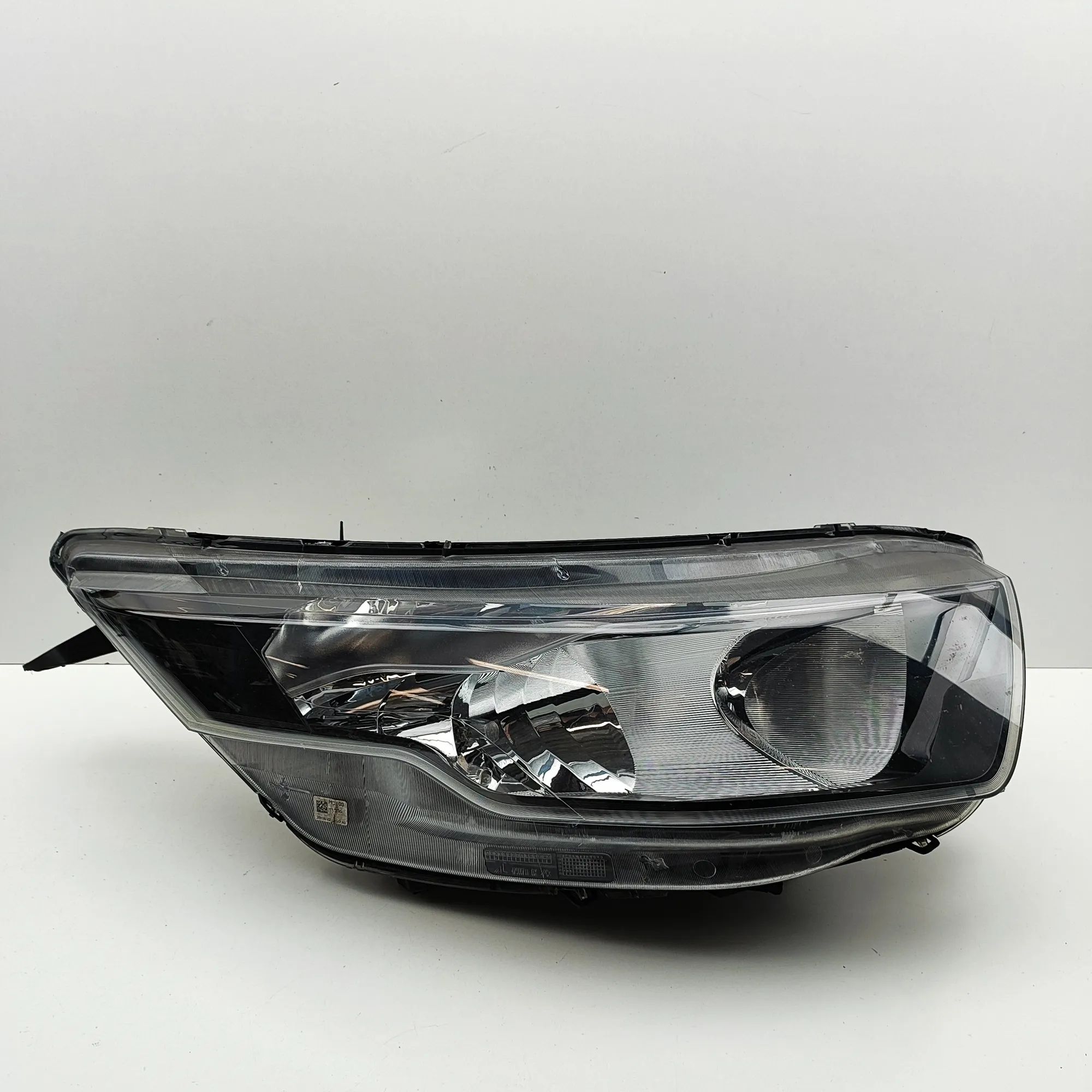 Iveco Daily Front Right Headlight Front Right Headlight — IVECO DAILY (VI Box) (2...