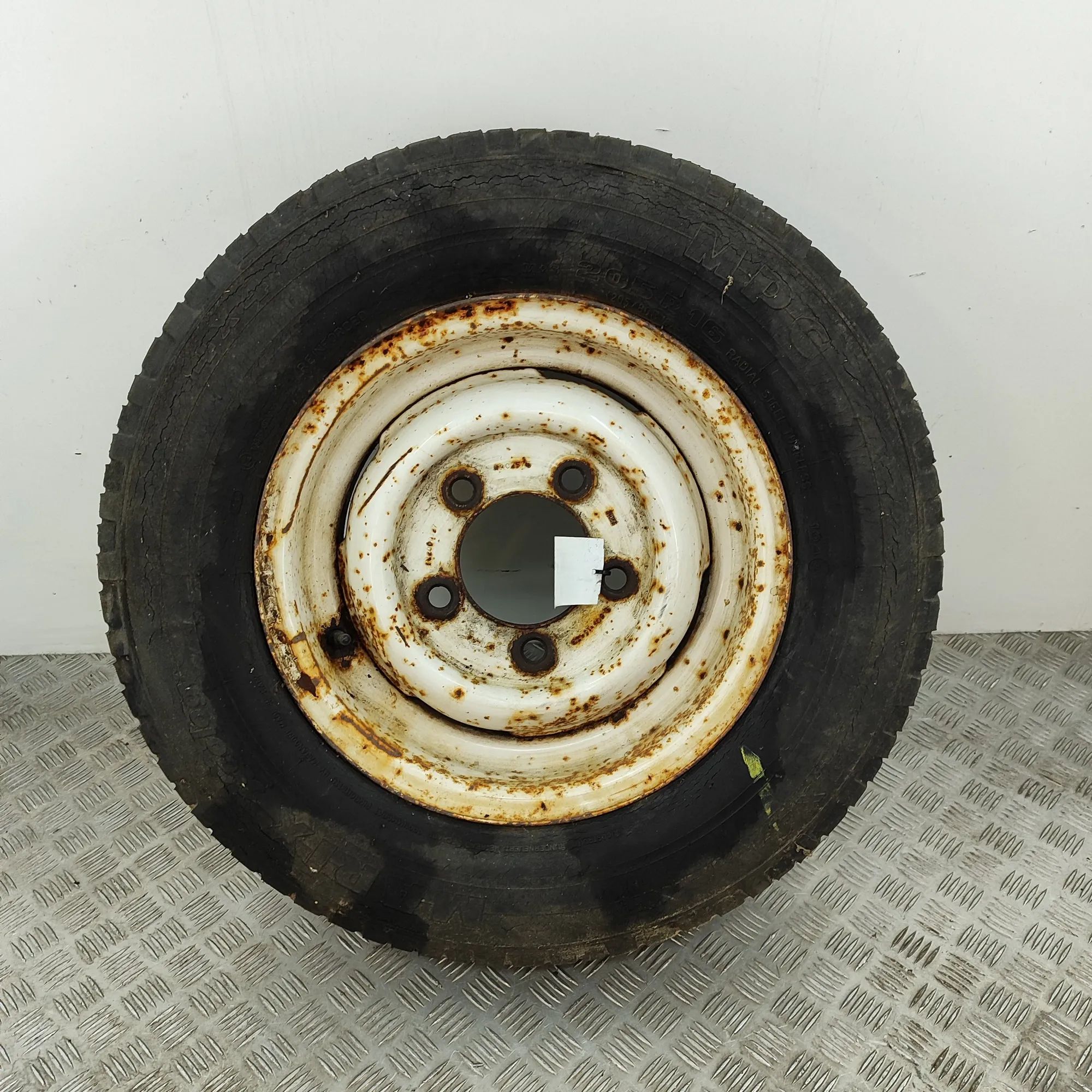 Land Rover Defender Alloy Wheel Alloy wheel — LAND ROVER DEFENDER (L315 Station...