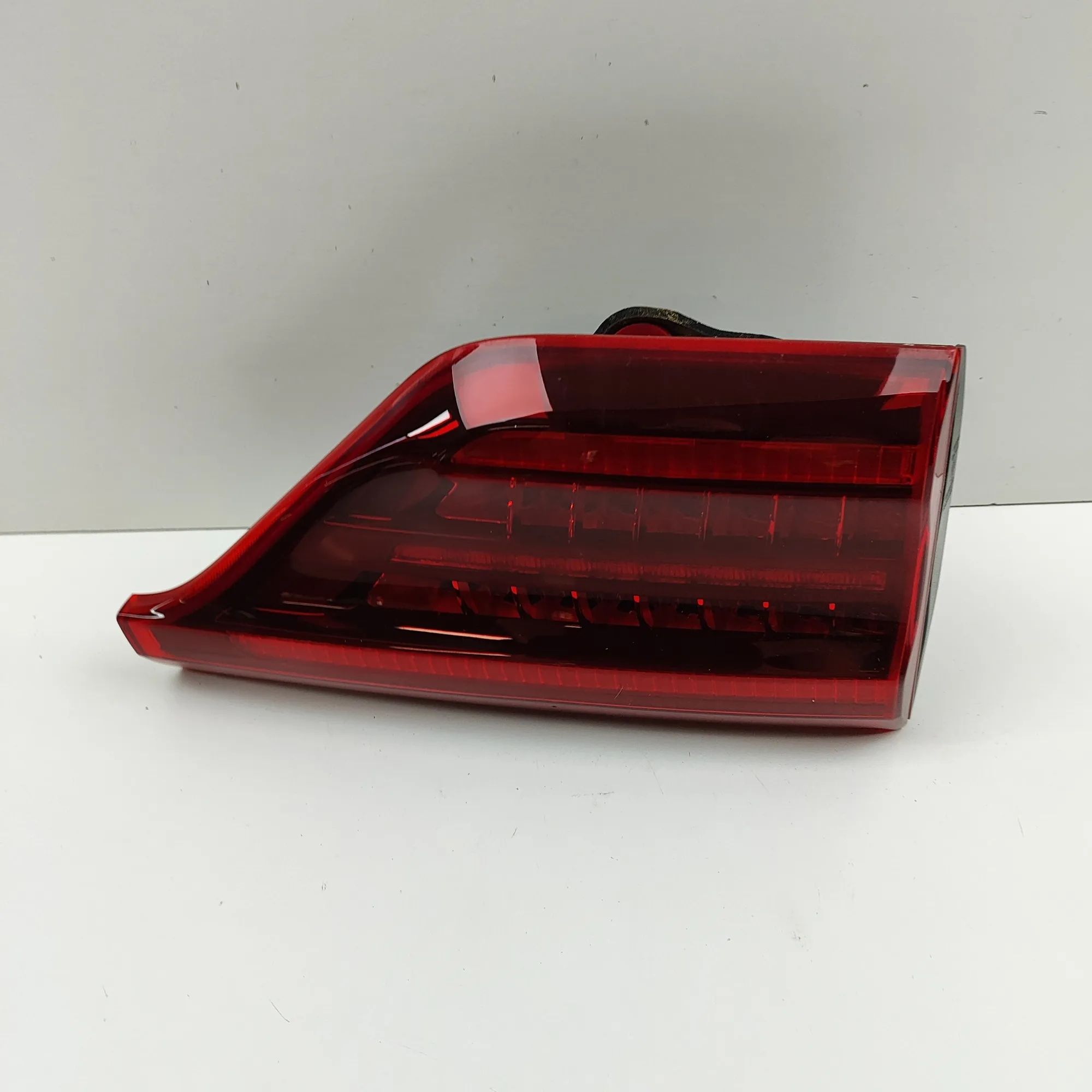 Kia Sportage Left Side Tailgate Tail Light Left Side Tailgate Tail Light — KIA SPORTAGE (Q...