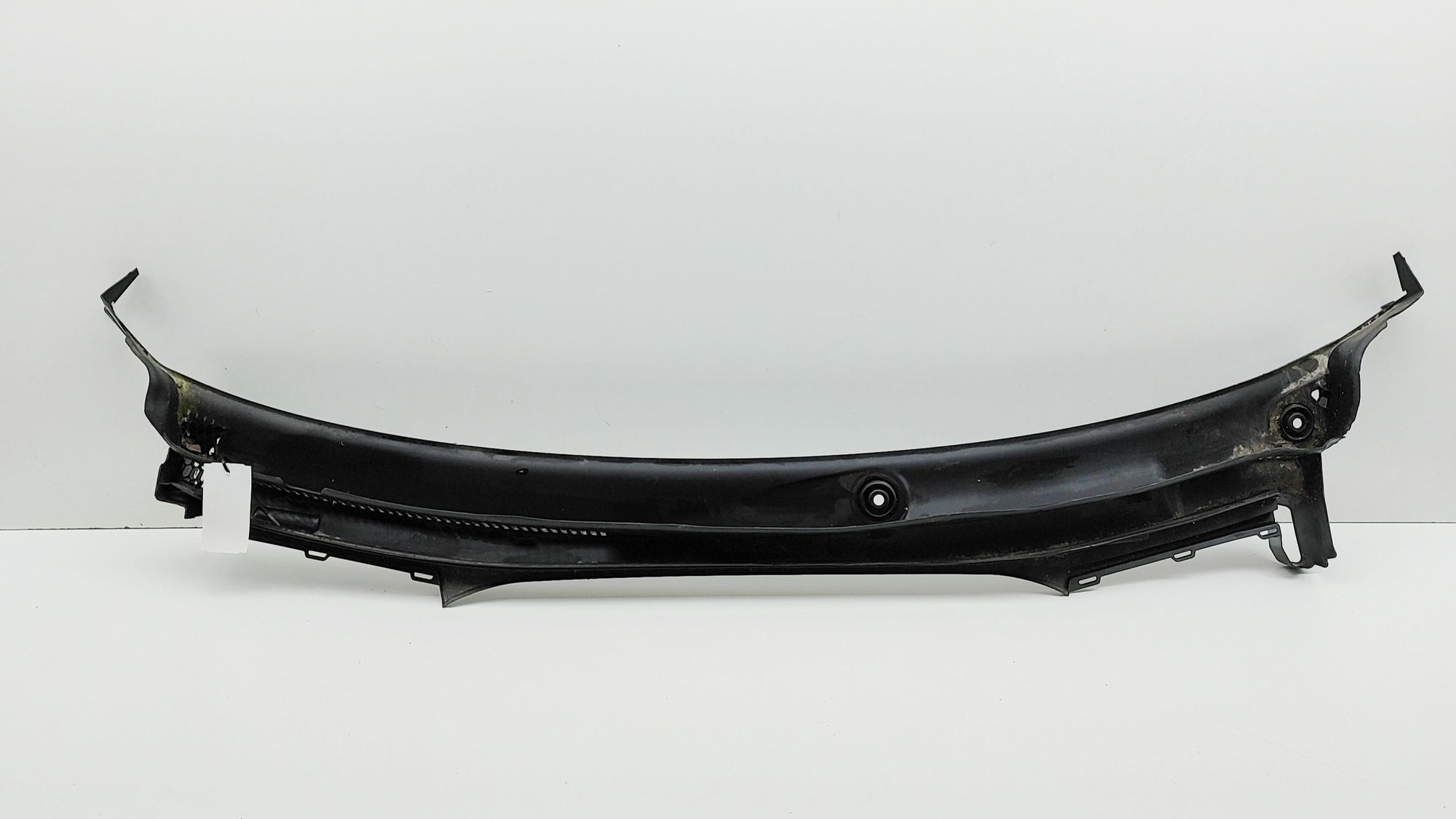 BMW X5 (G05) Front Wiper Cowl Trim Front Wiper Cowl Trim — BMW X5 (G05) (2018-...)...