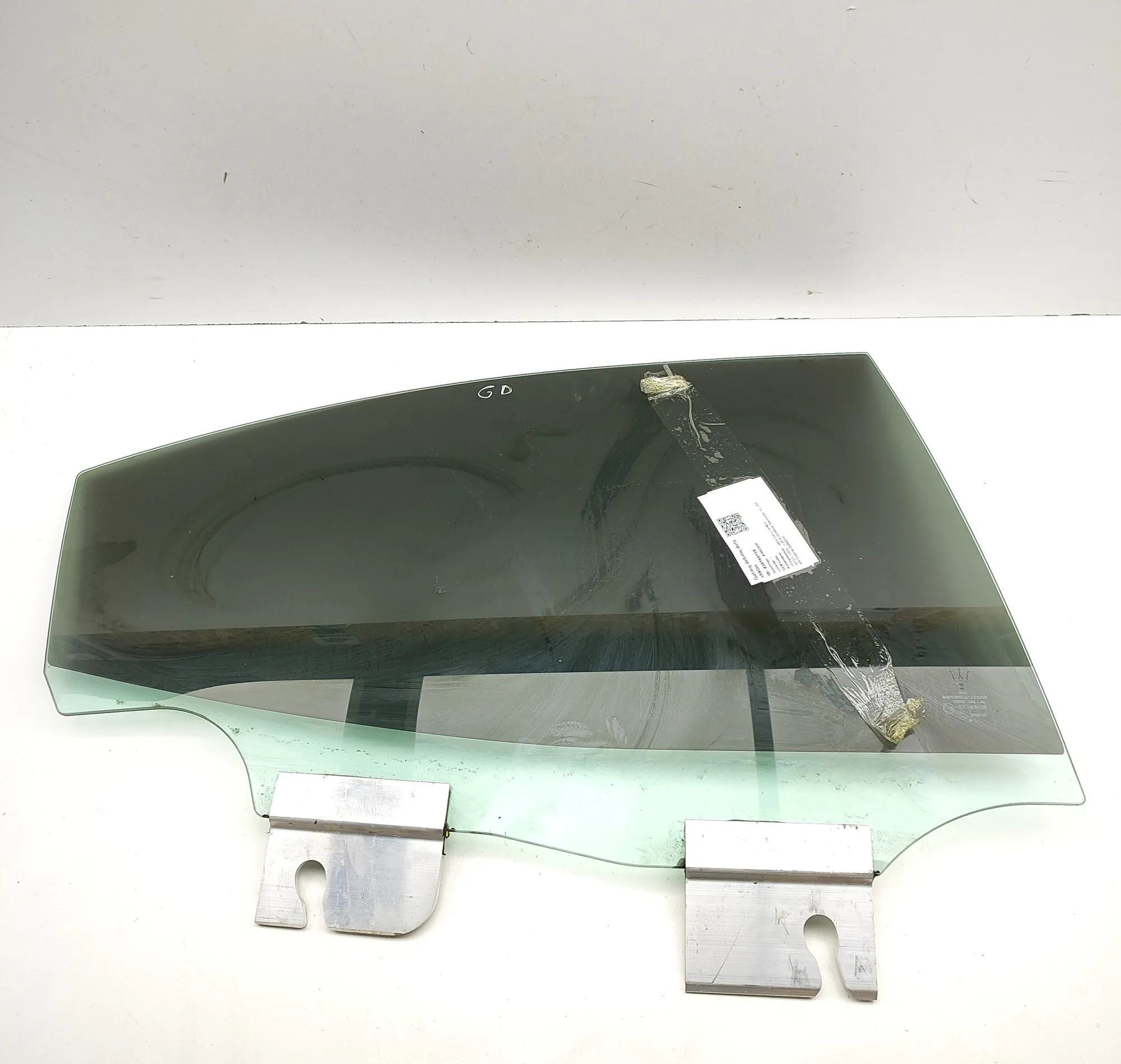 Maserati Ghibli Right rear door window Right rear door window — MASERATI GHIBLI (M157)...