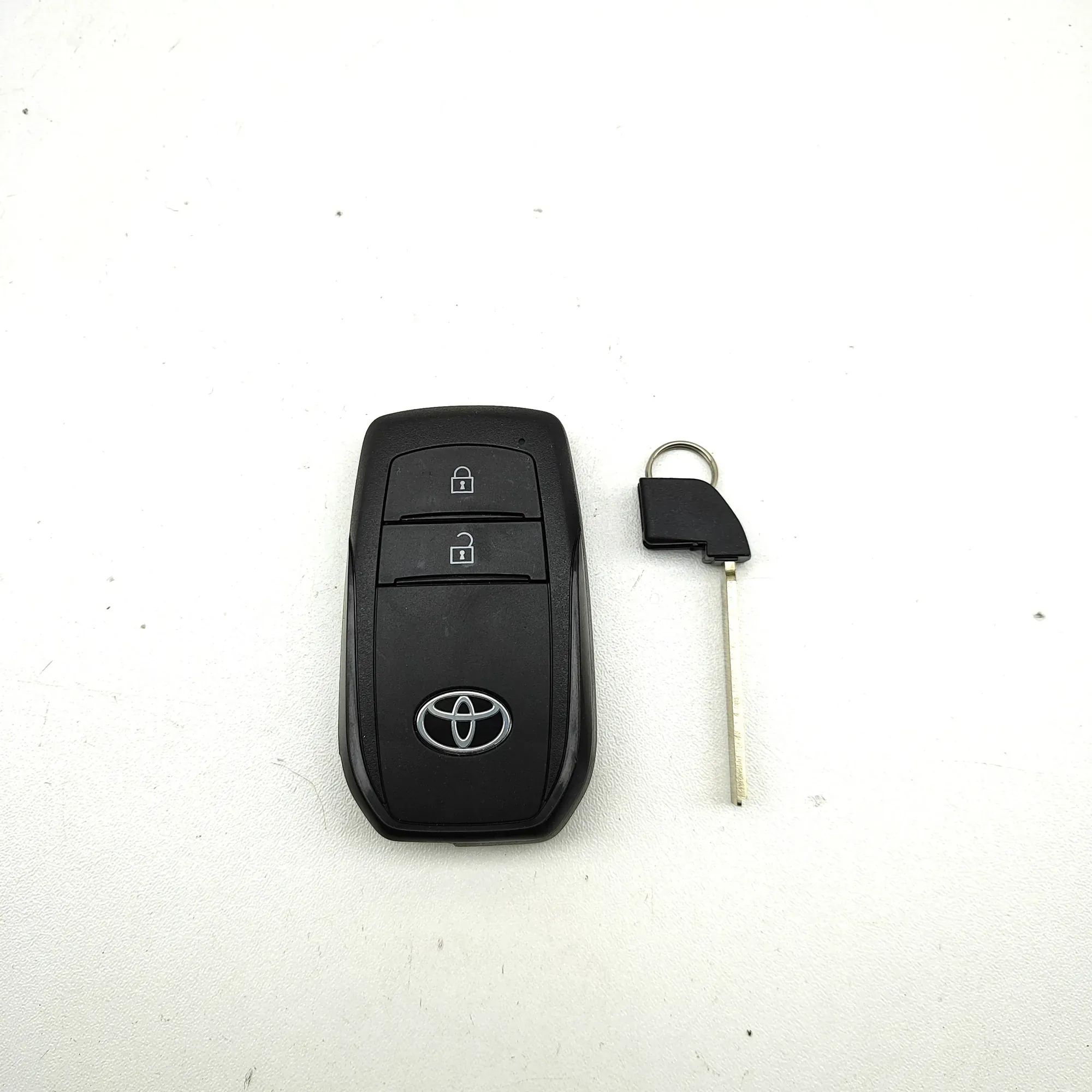 Toyota Corolla Ignition key Ignition key — TOYOTA COROLLA (Estate _E21_) (2...