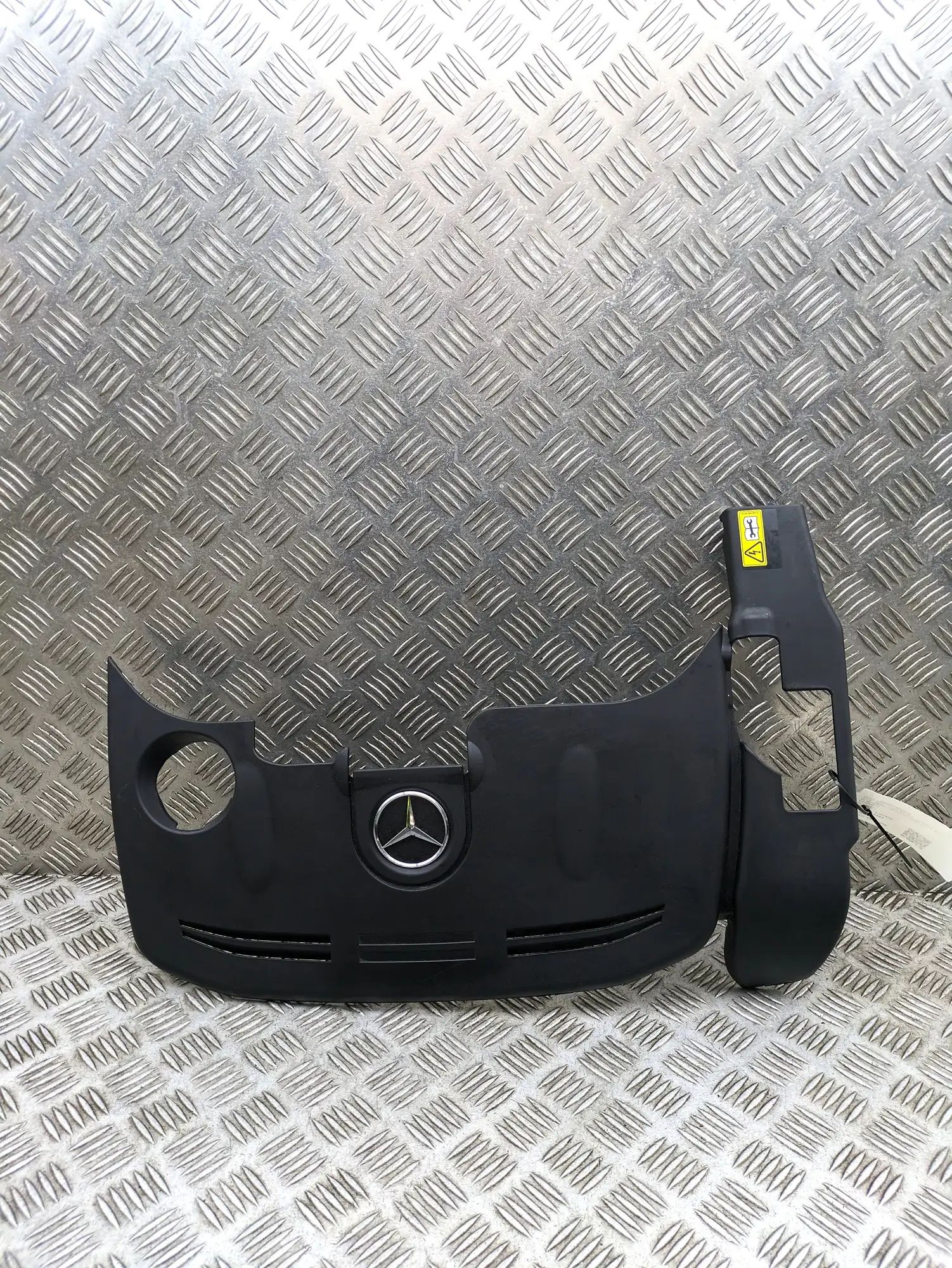 Mercedes-Benz SLK (R172) Moottori muovikansi Engine cover — MERCEDES BENZ SLK (R172) (2011-....
