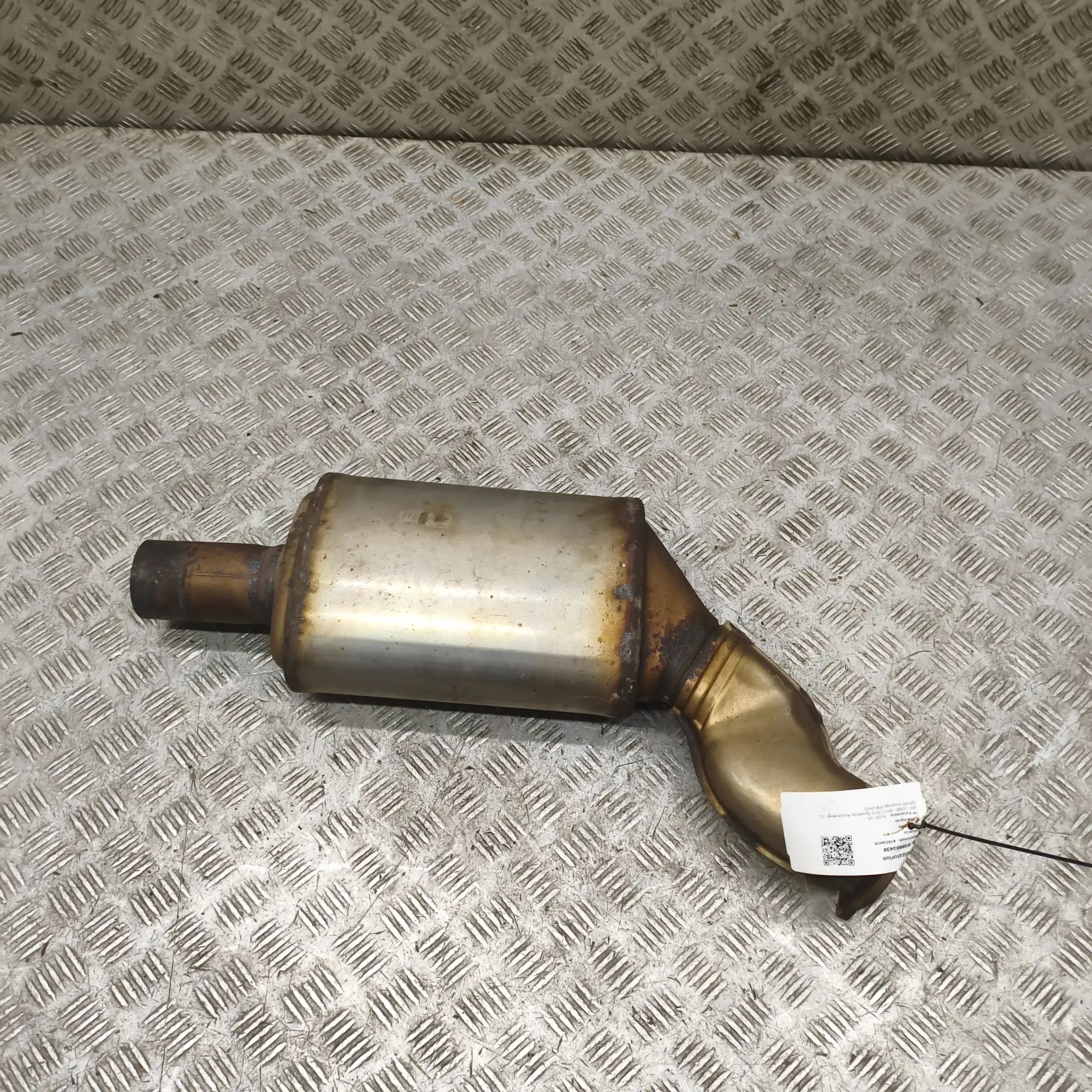 Audi Q5 (8R) katalysaattori Catalytic converter — AUDI Q5 (8R) (2008-2017) ...