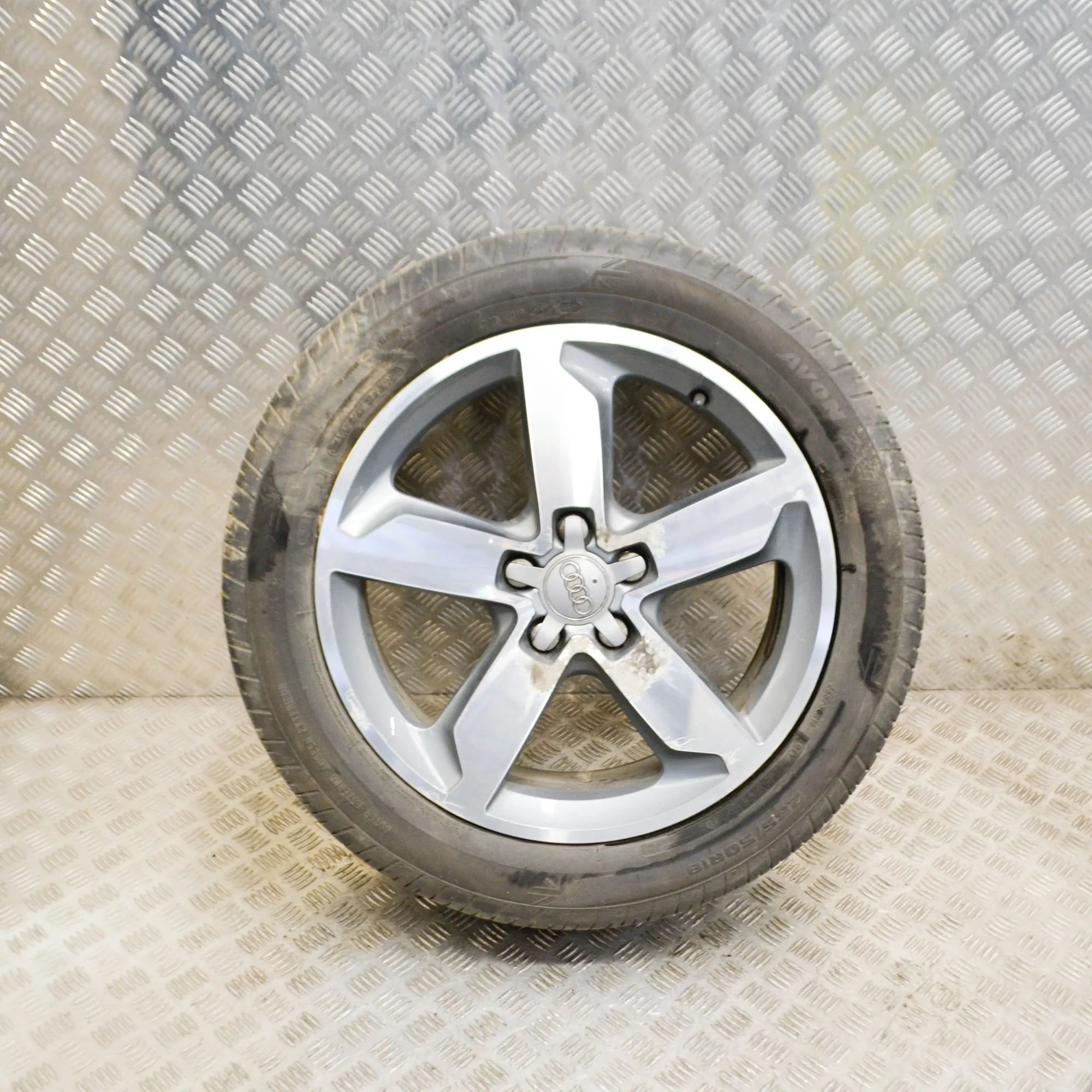 Audi Q3 (8U) Alloy Wheel Alloy wheel — AUDI Q3 (8U) (2011-2018) — 8U0601...