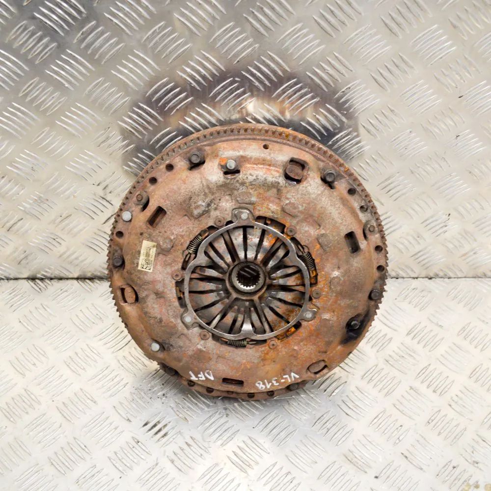 Audi Q3 (8U) kytkinsarja Clutch kit — AUDI Q3 (8U) (2011-2018) — 04L1410...