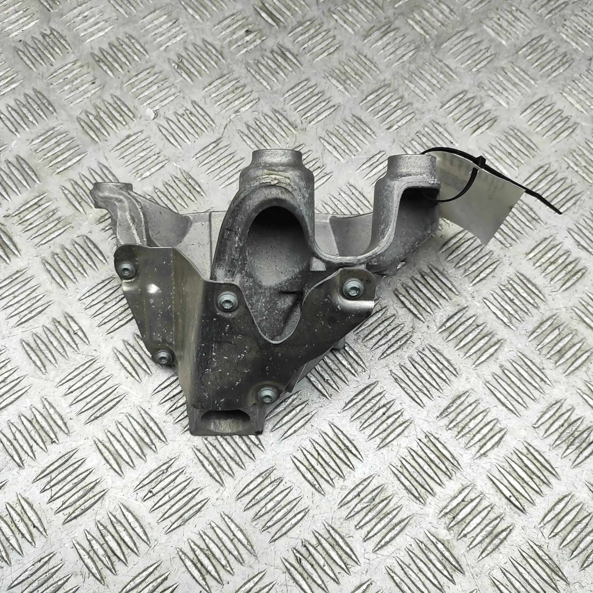 BMW X5 (G05) Right Side Engine Bracket Right Side Engine Bracket — BMW X5 (G05) (2018-...