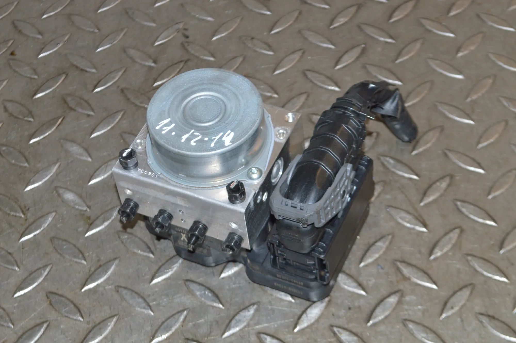 Toyota Corolla ABS hydraulic pump ABS Pump — TOYOTA COROLLA (Hatchback _E21_) (20...