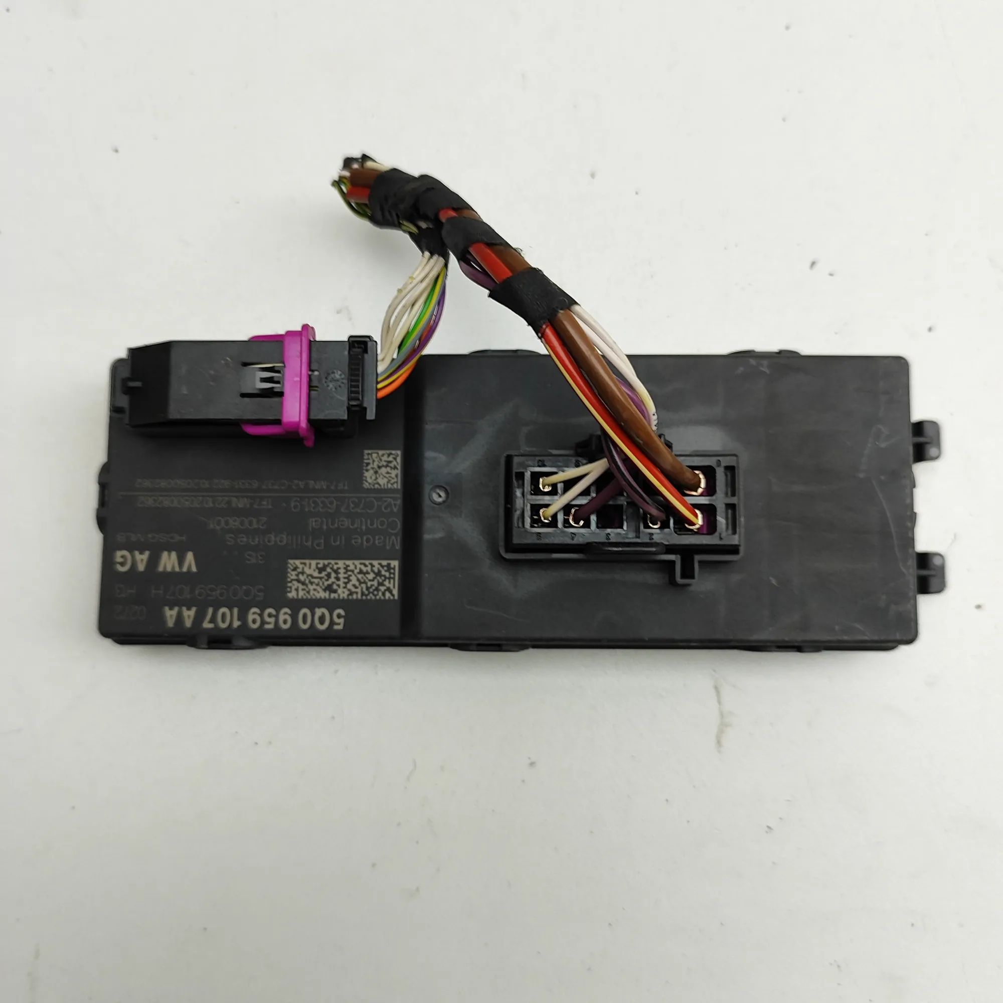 Volkswagen Tiguan Tailgate Bootlid Control Unit Tailgate Bootlid Control Unit — VW TIGUAN (AD1)...