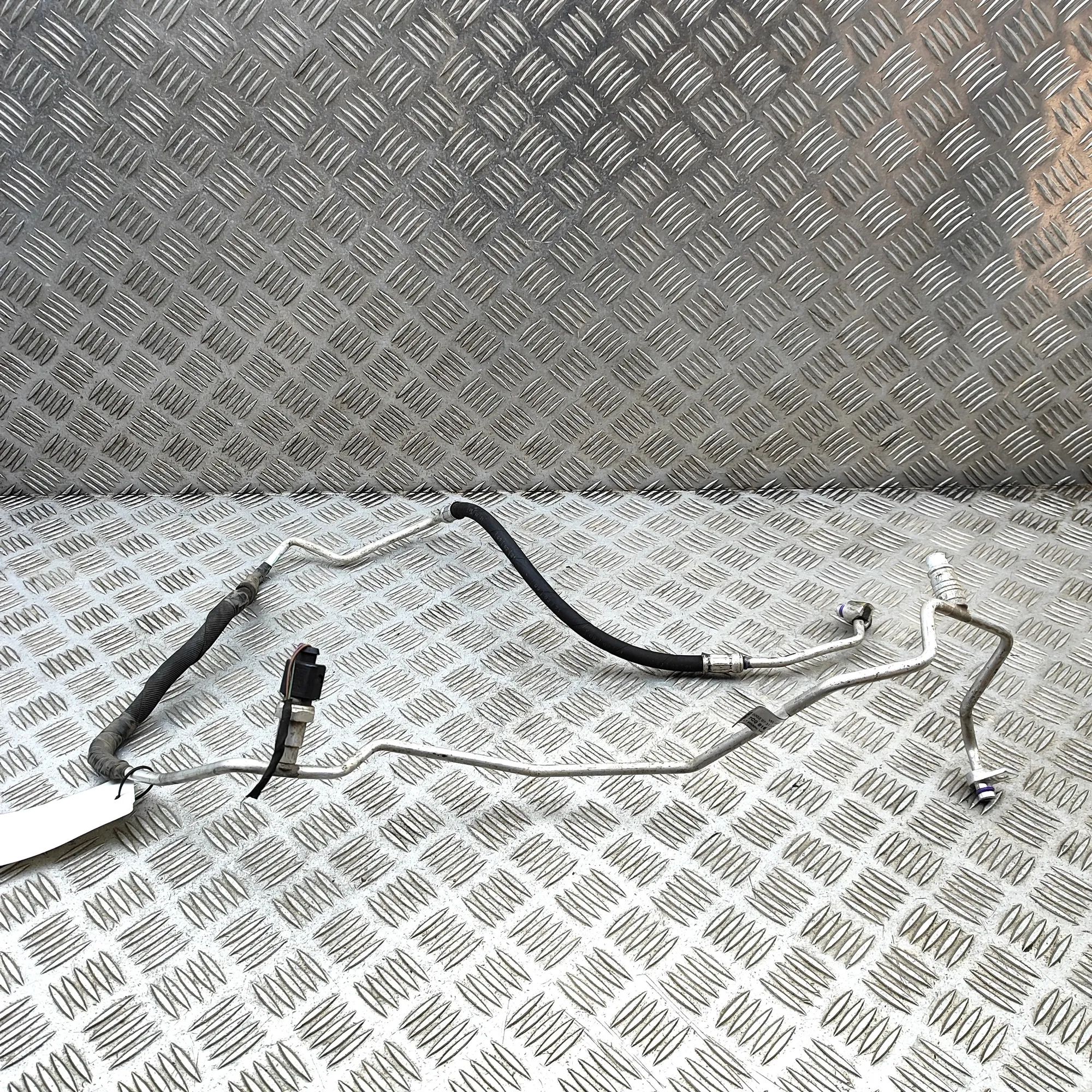 Volkswagen Crafter A/C Air Con Hose Pipe A/C Air Con Hose Pipe — VW CRAFTER (Van SY_) (2...
