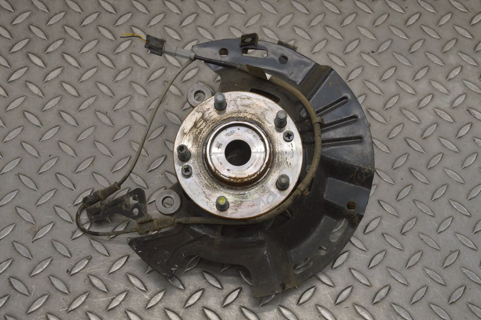 Kia Ceed (CD) Front Left Wheel Hub Front Left Wheel Hub — KIA XCEED (CD) (2020-......