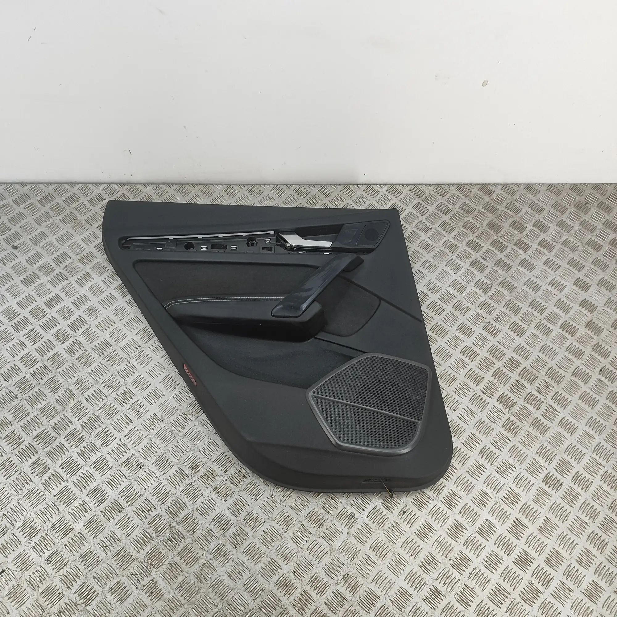 Audi Q5 (FY) Rear Left Door Panel Rear Left Door Panel — AUDI Q5 (FY) (2016-...) ...