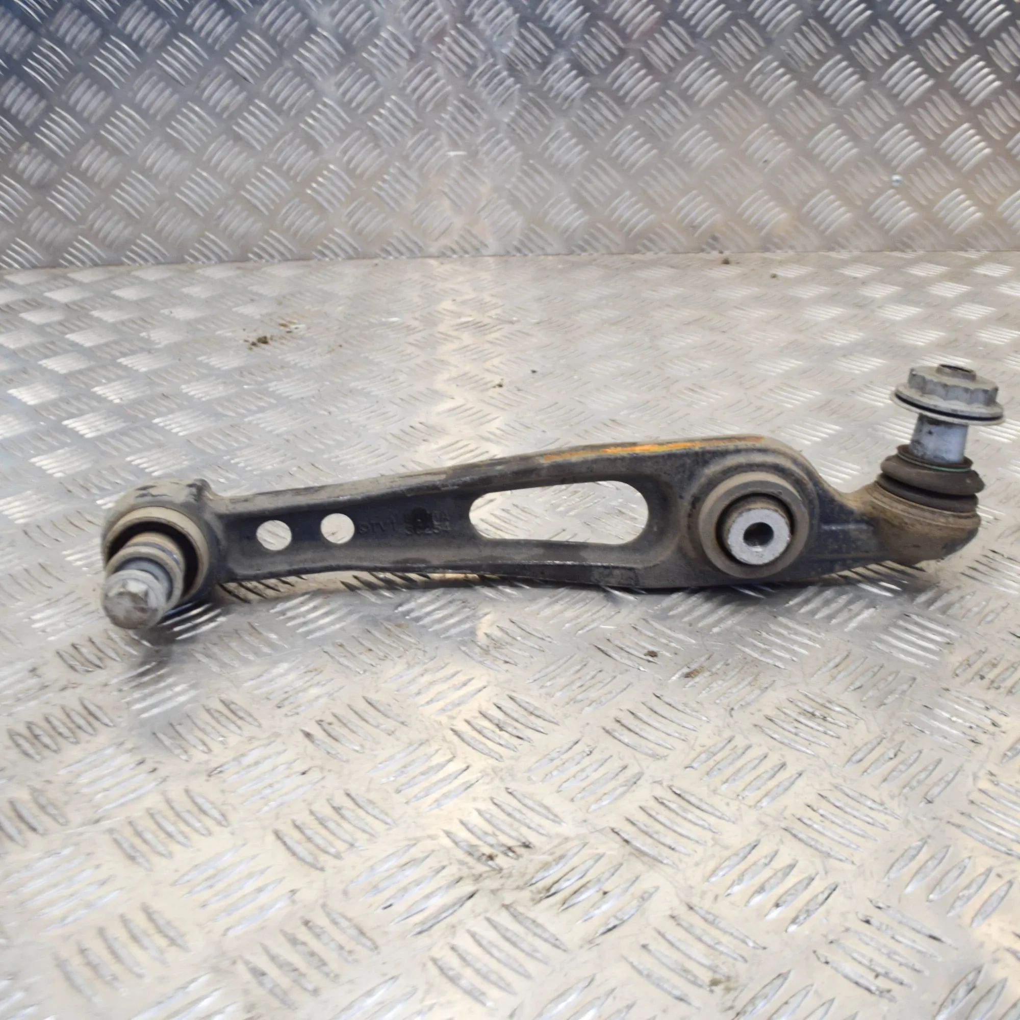 Land Rover Discovery Front Right Straight Control Arm Front Right Straight Control Arm — LAND ROVER D...