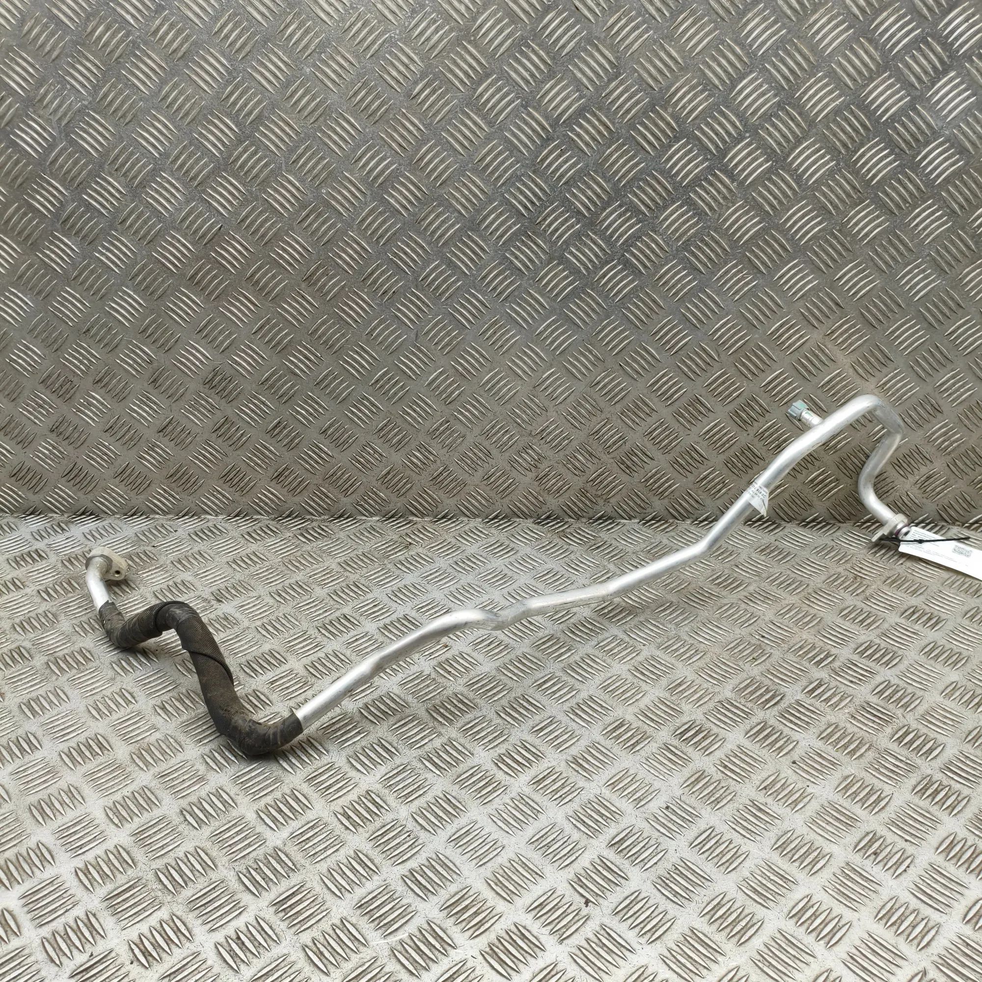 Volkswagen Crafter A/C Air Con Hose Pipe A/C Air Con Hose Pipe — VW CRAFTER (Van SY_) (2...