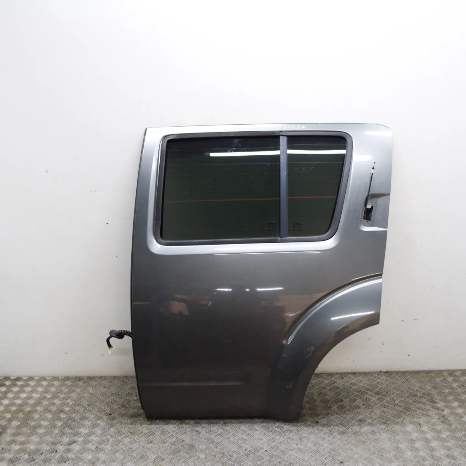 Nissan Pathfinder (R51) Door — rear left Door — rear left — NISSAN PATHFINDER (III R51) ...