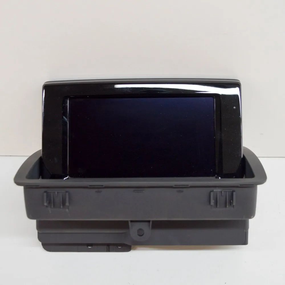 Audi Q3 (8U) Navigation display Navigation display — AUDI Q3 (8U) (2011-2018) —...