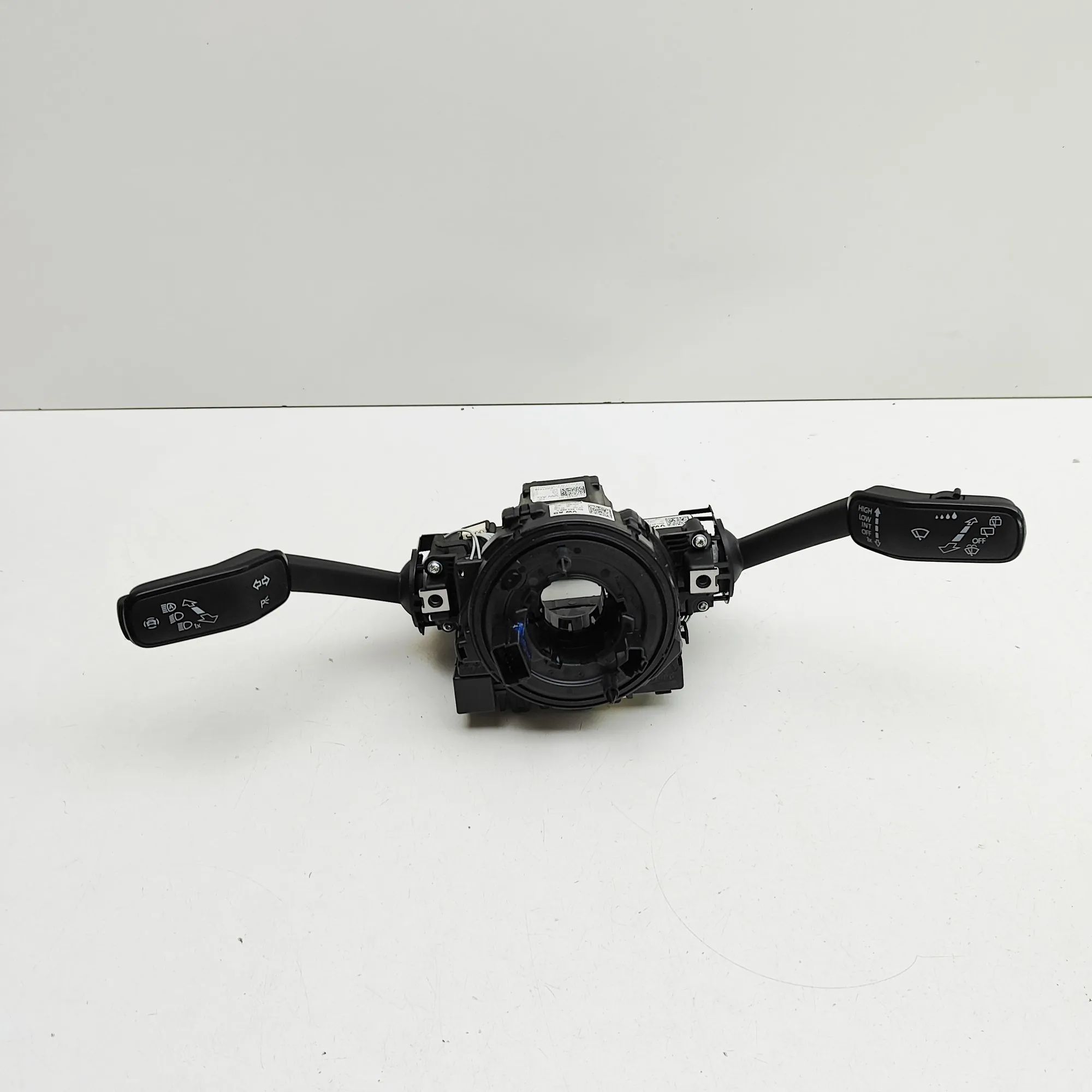 Volkswagen Passat (B7) Indicator Wiper Stalk Switch Indicator Wiper Stalk Switch — VW PASSAT (B8 3G...