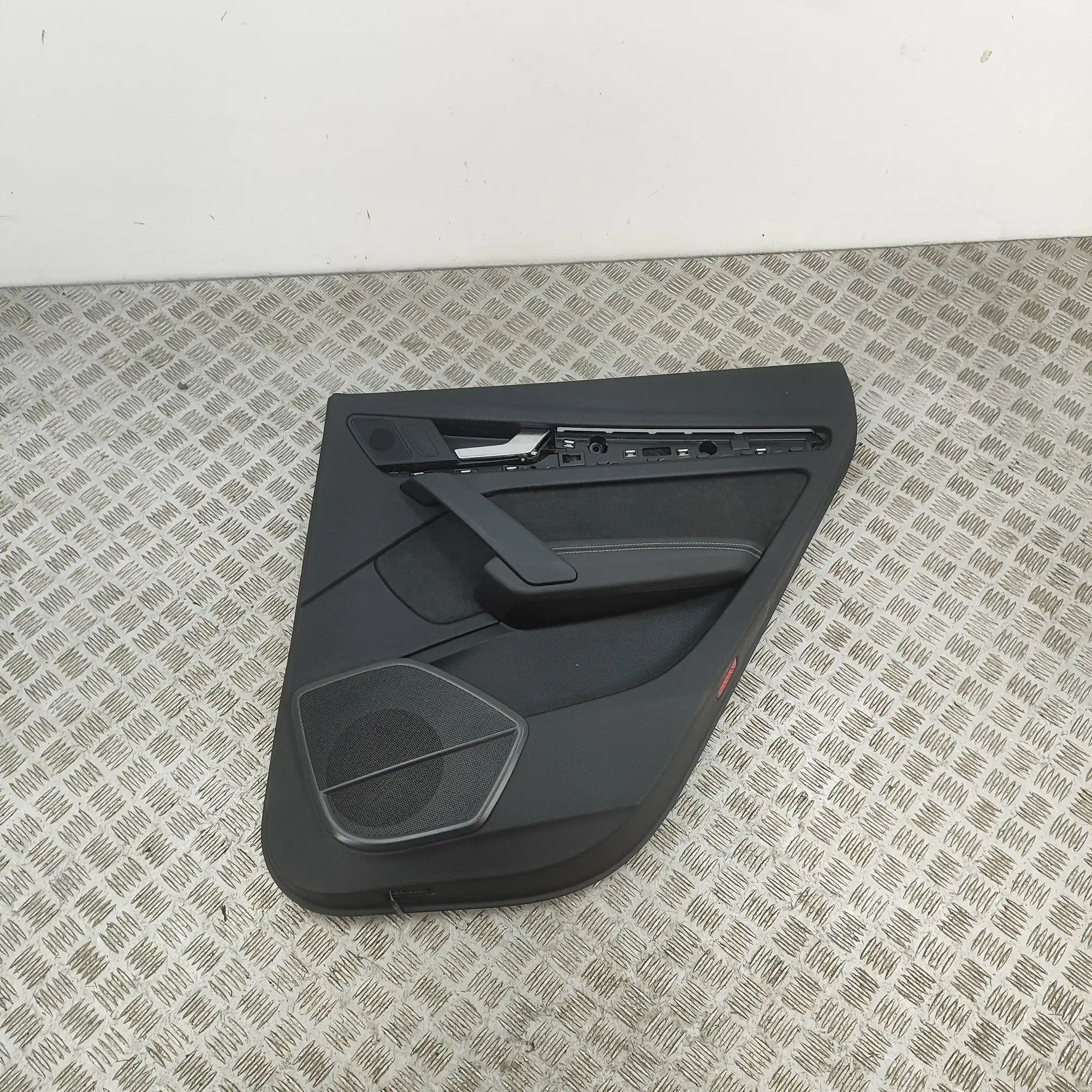 Audi Q5 (FY) Rear Right Door Panel Rear Right Door Panel — AUDI Q5 (FY) (2016-...)...