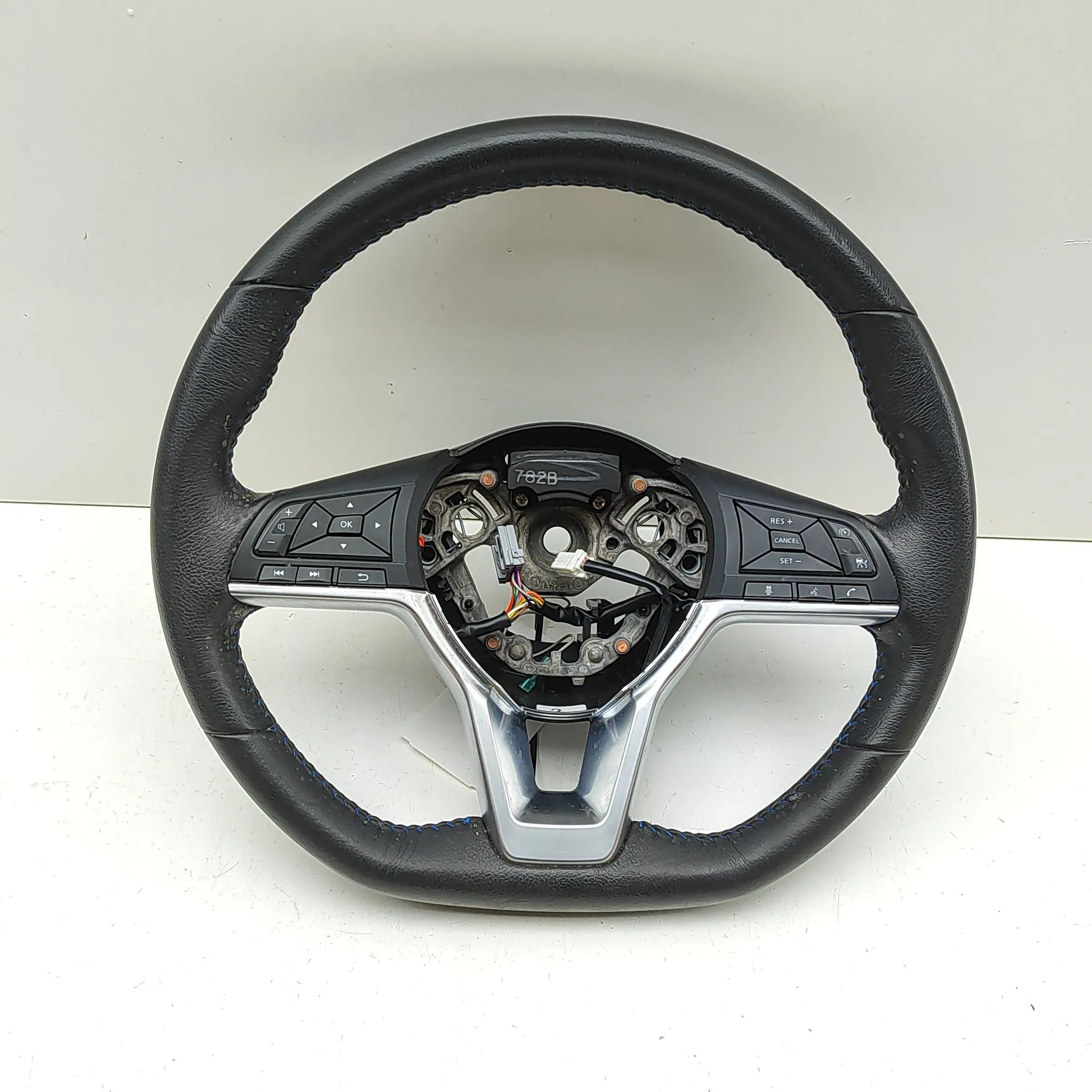 Nissan Leaf steering wheel Steering Wheel — NISSAN LEAF (ZE1) (2017-...) —...