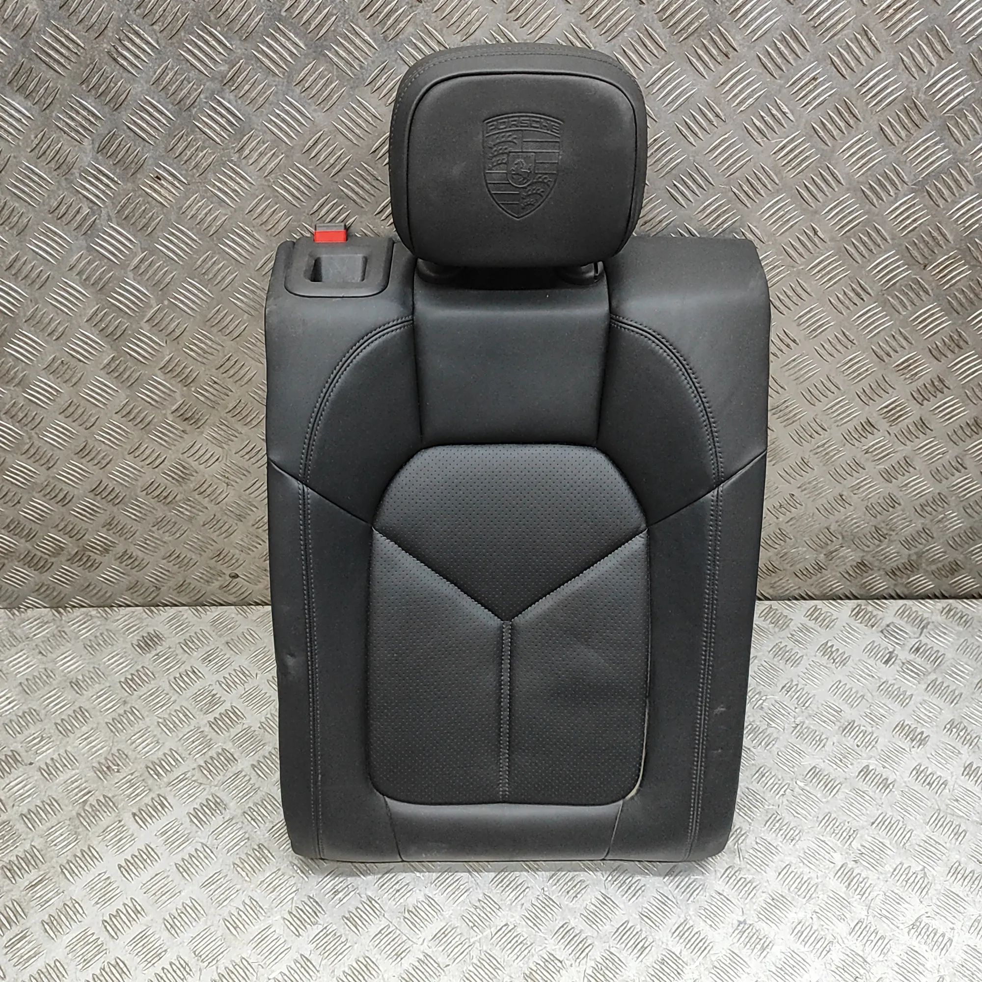 Porsche Macan Заднее сиденье Rear seat — PORSCHE MACAN (DKN) (2019-...) — 95...