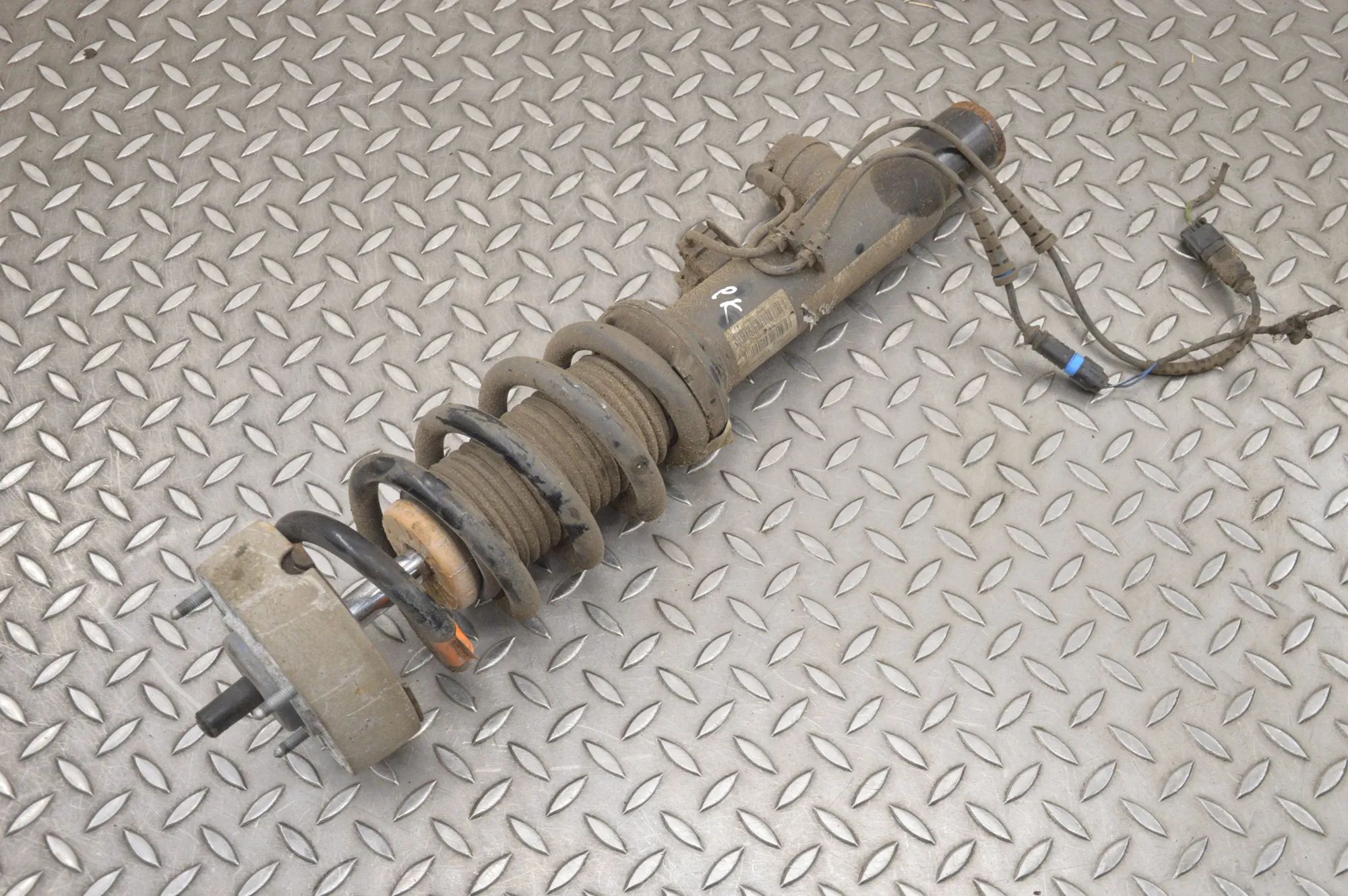 BMW X5 (F15) Shock absorber — front left Shock absorber — front left — BMW X5 (F15, F85)...