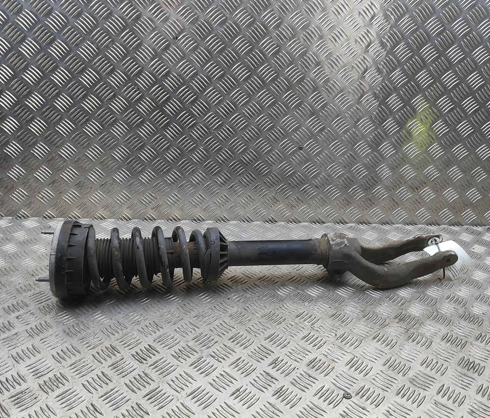Jaguar F-Pace Shock absorber — front left
