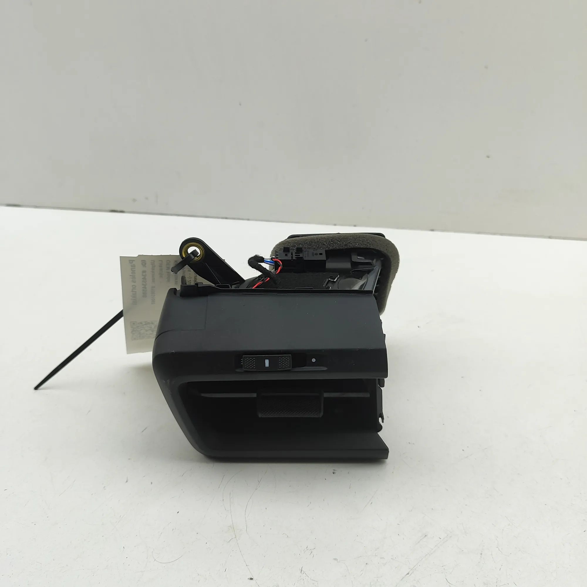 Porsche Macan (XAB) Dashboard Air Vents Dashboard Air Vents — PORSCHE MACAN (XAB) (2024...