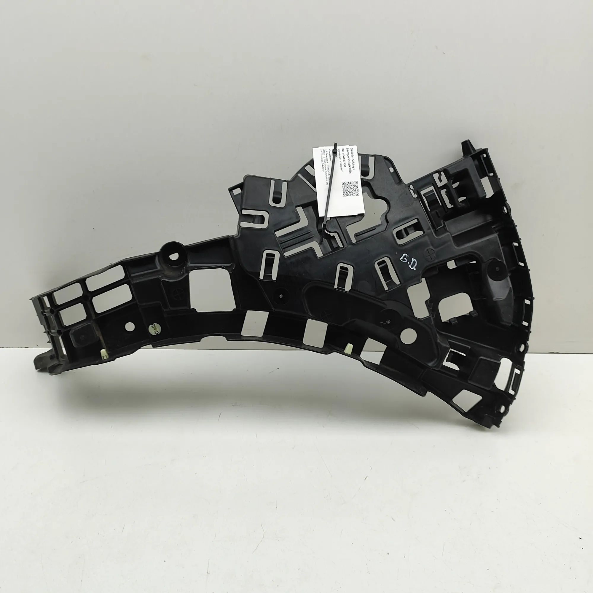 Porsche Macan (XAB) Rear Right Bumper Bracket Rear Right Bumper Bracket — PORSCHE MACAN (XAB)...