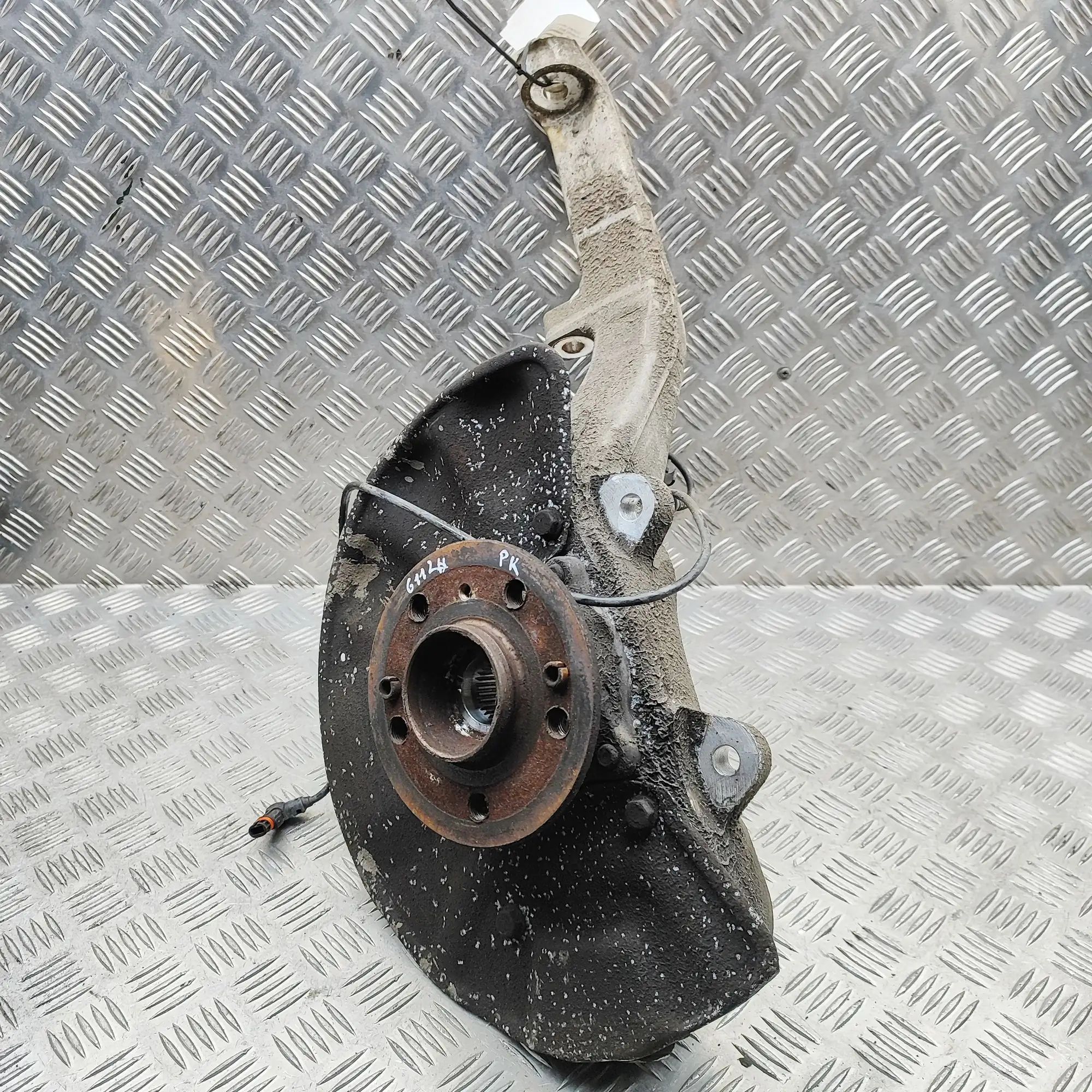 Mercedes-Benz ML / GLE (W166) Front Left Wheel Hub Front Left Wheel Hub — MERCEDES BENZ GLE (W166)...