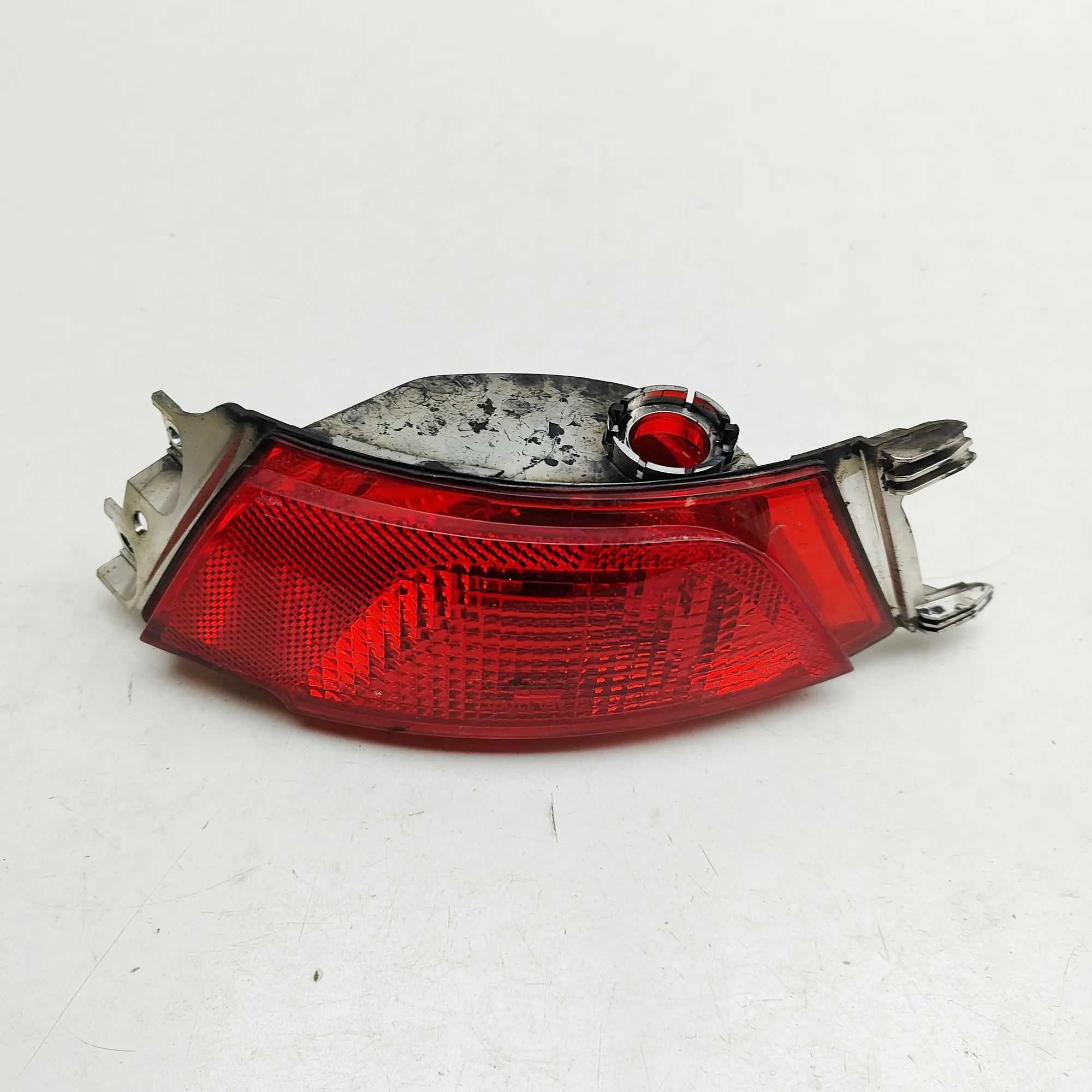 Land Rover Range Rover Sport (L494) Rear Left Fog Light Rear Left Fog Light — LAND ROVER RANGE ROVER SP...