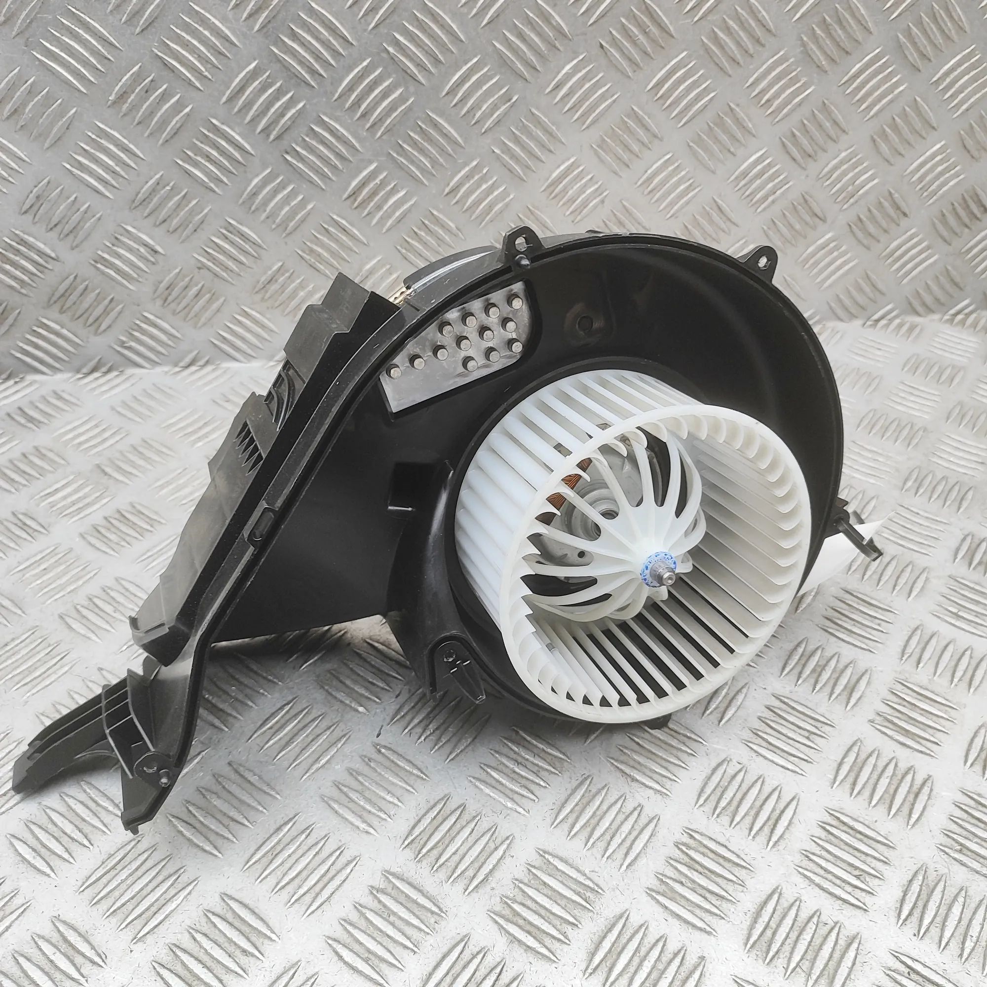 Land Rover Range Rover Evoque Heater Blower Fan Heater Blower Fan — LAND ROVER RANGE ROVER EVOQ...