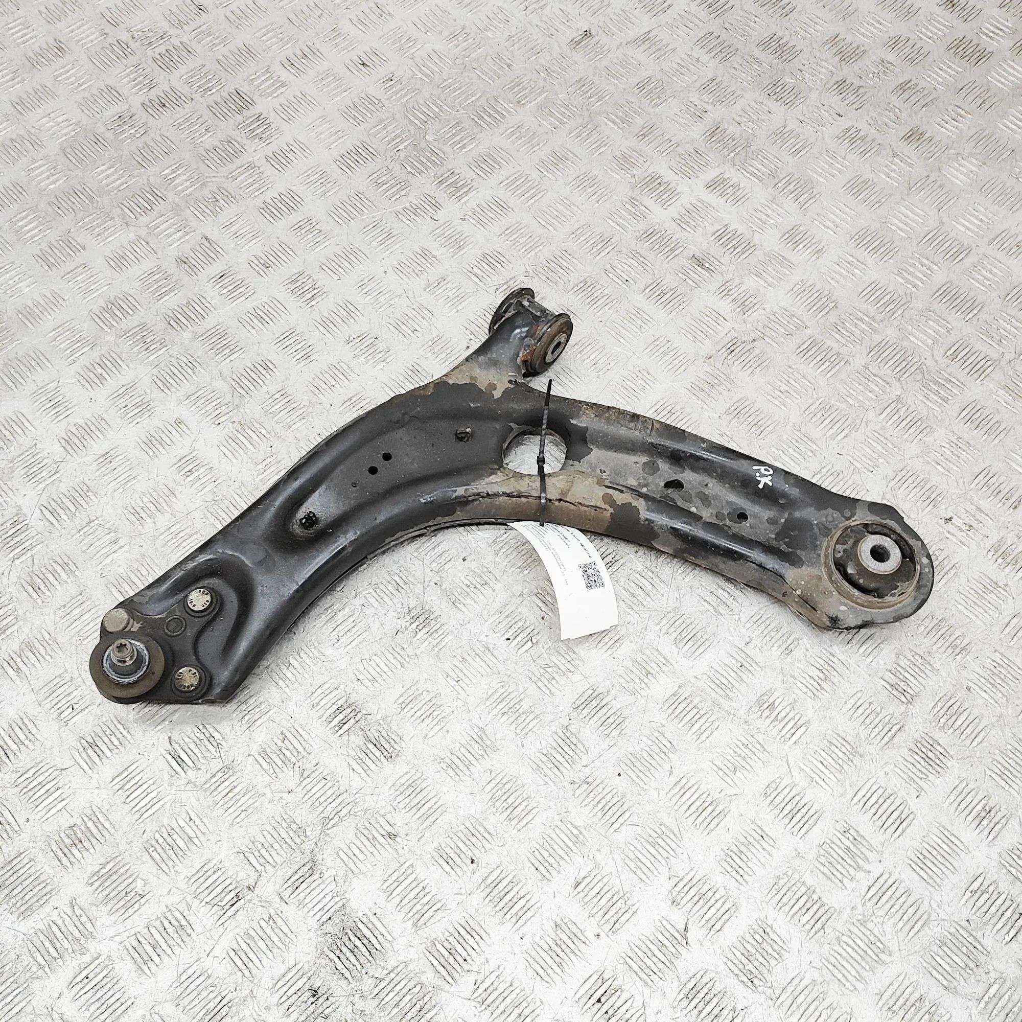 Volkswagen Arteon Front Left Lower Control Arm Front Left Lower Control Arm — VW ARTEON (3H7) ...