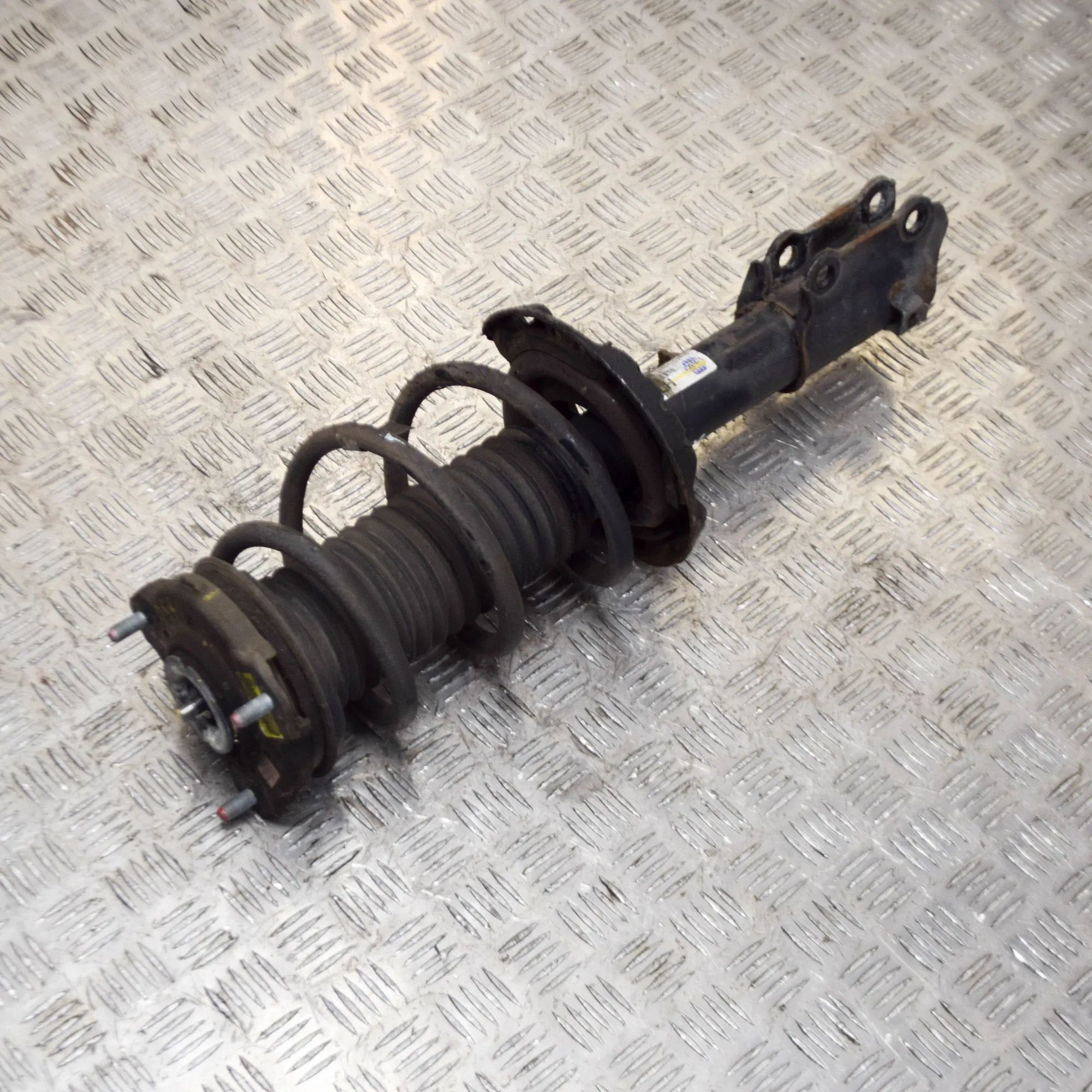 Hyundai Ioniq Shock absorber — front left Shock absorber — front left — HYUNDAI IONIQ (AE...