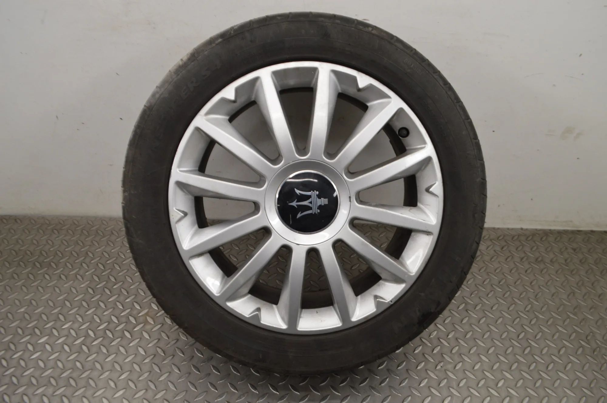 Maserati Ghibli Alloy Wheel Alloy wheel — MASERATI GHIBLI (M157) (2013-...)...