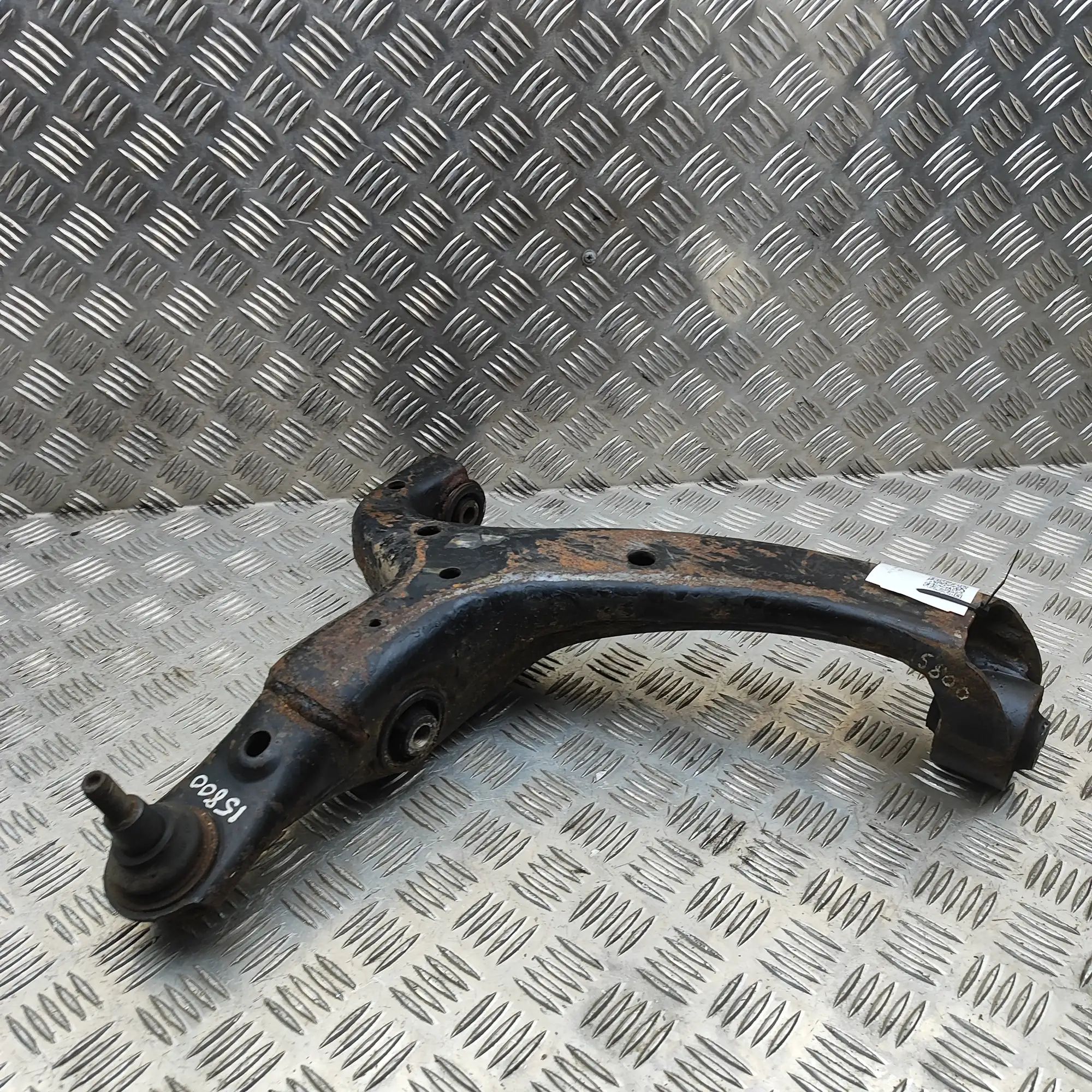 Volkswagen Amarok Front Right Lower Control Arm Front Right Lower Control Arm — VW AMAROK (2H_,...