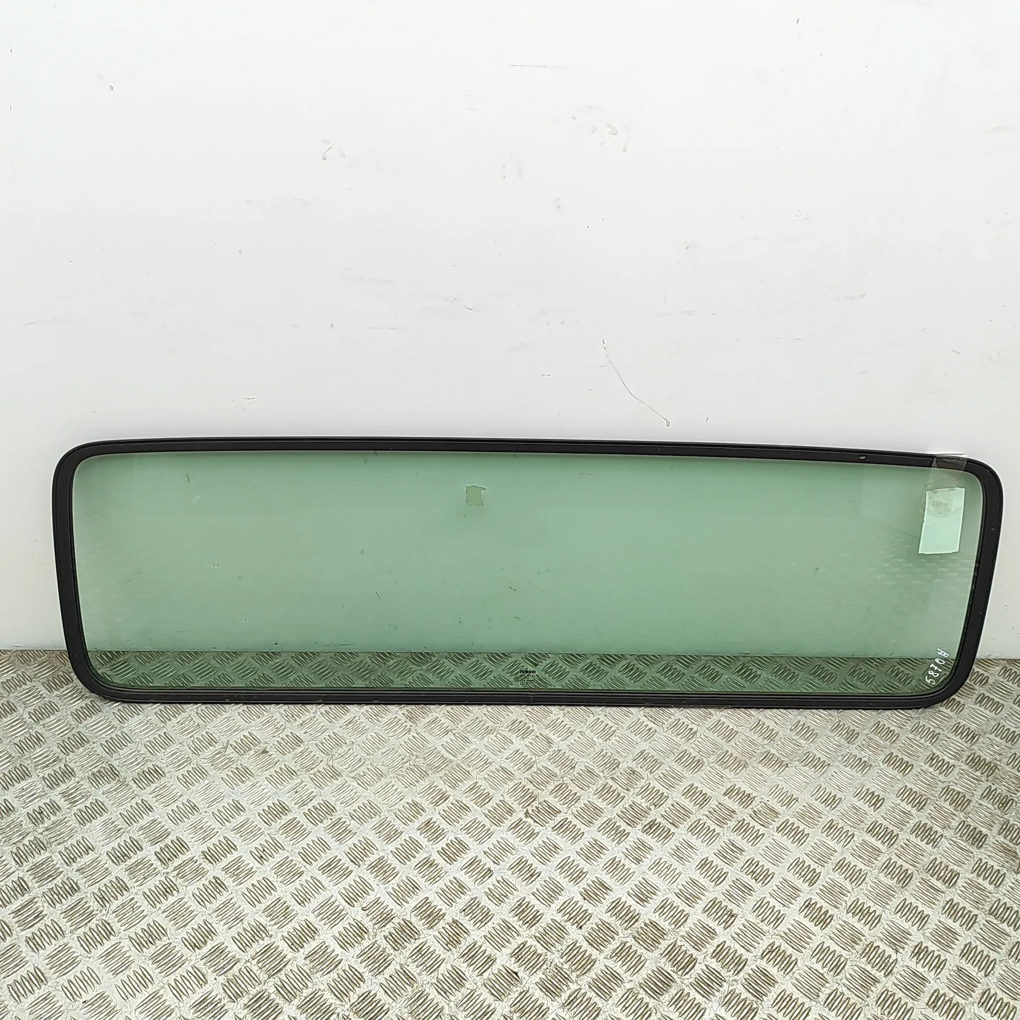Iveco Daily Rear Window glass Rear window glass — IVECO DAILY (VI Flatbed) (2...