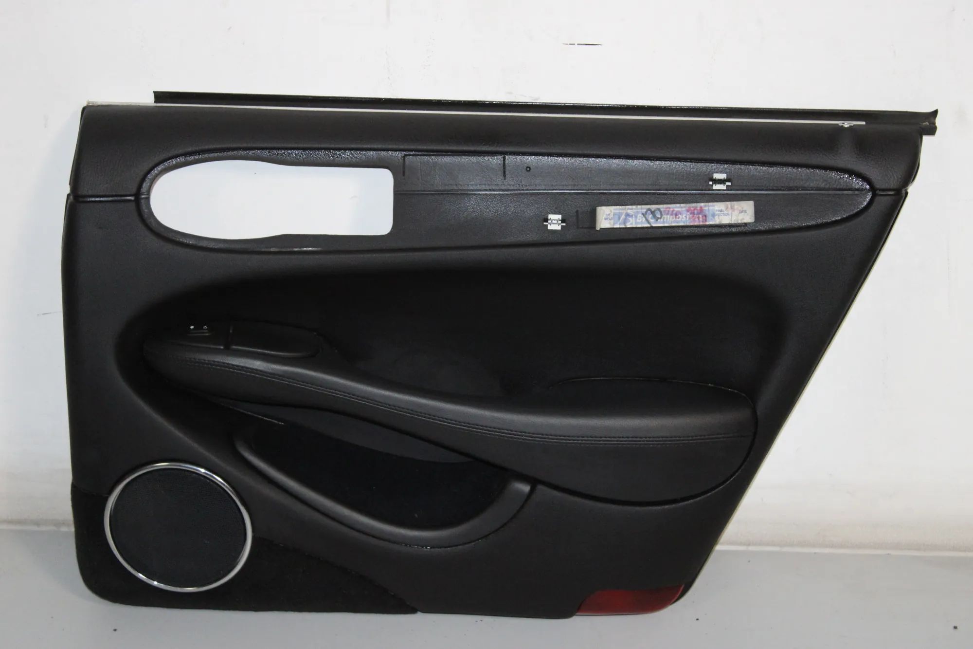 Jaguar XJ (X308) Rear Right Door Panel Rear Right Door Panel — JAGUAR XJ (X308) (1996-...