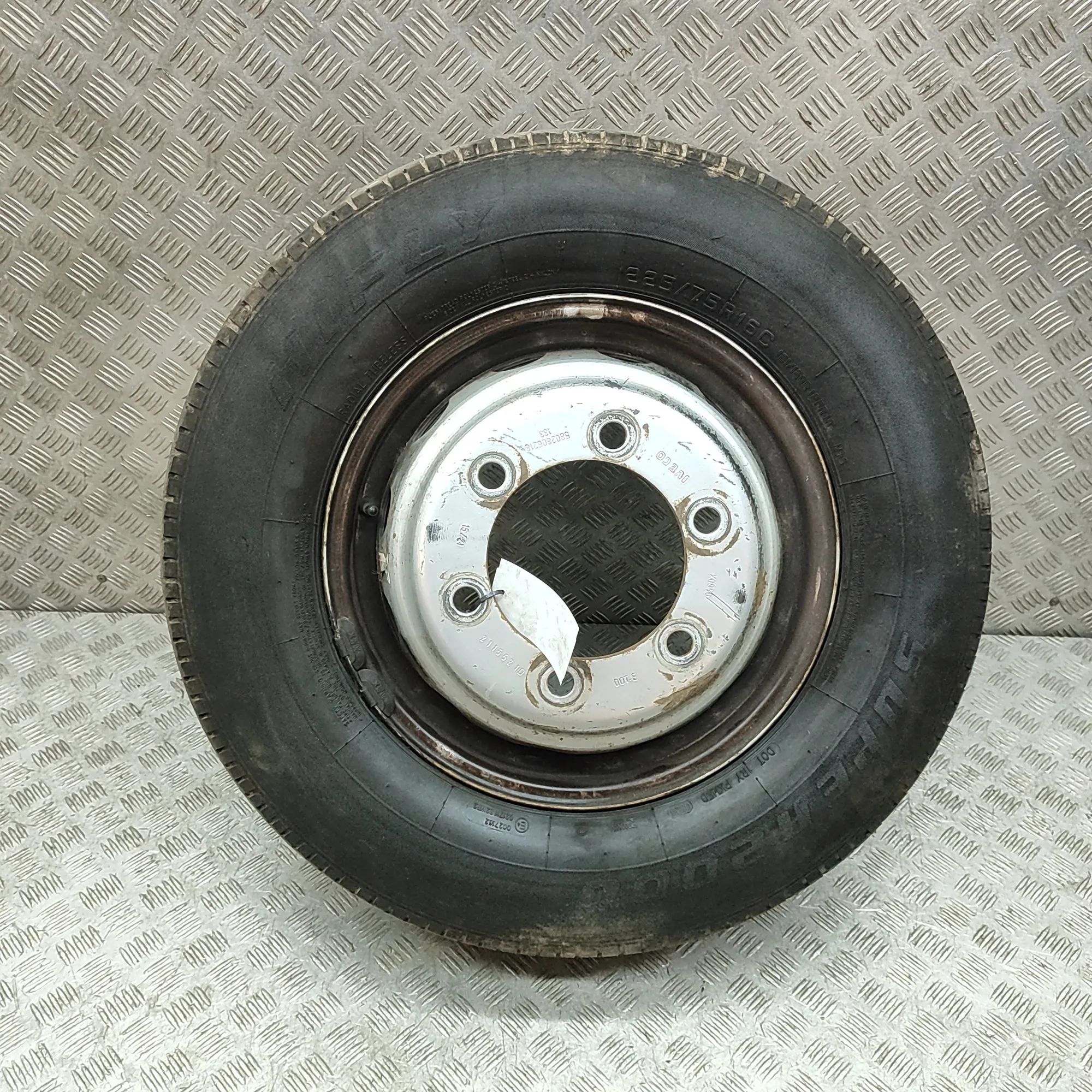 Iveco Daily Alloy Wheel Alloy wheel — IVECO DAILY (VI Flatbed) (2014-.....