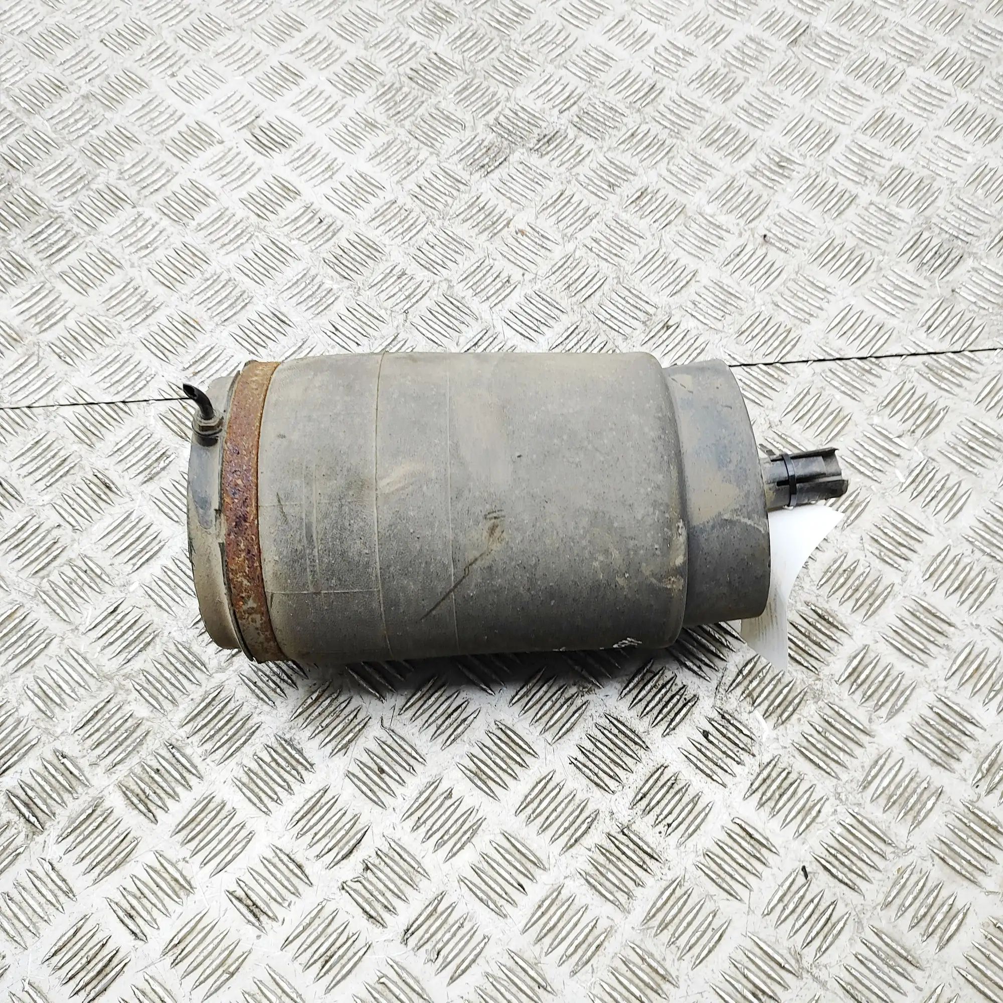 Land Rover Range Rover (L405) Rear Left Air Suspension Spring Bag Rear Left Air Suspension Spring Bag — LAND ROVE...
