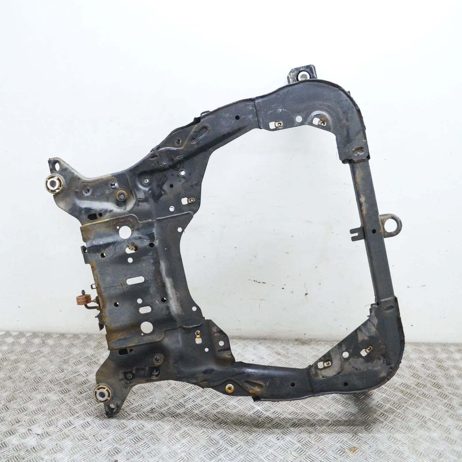 Land Rover Discovery Sport Front subframe Front subframe — LAND ROVER DISCOVERY SPORT (L5...