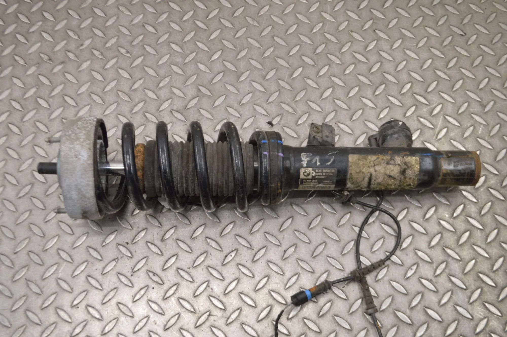 BMW X5 (F15) Shock absorber — front right Shock absorber — front right — BMW X5 (F15, F85...