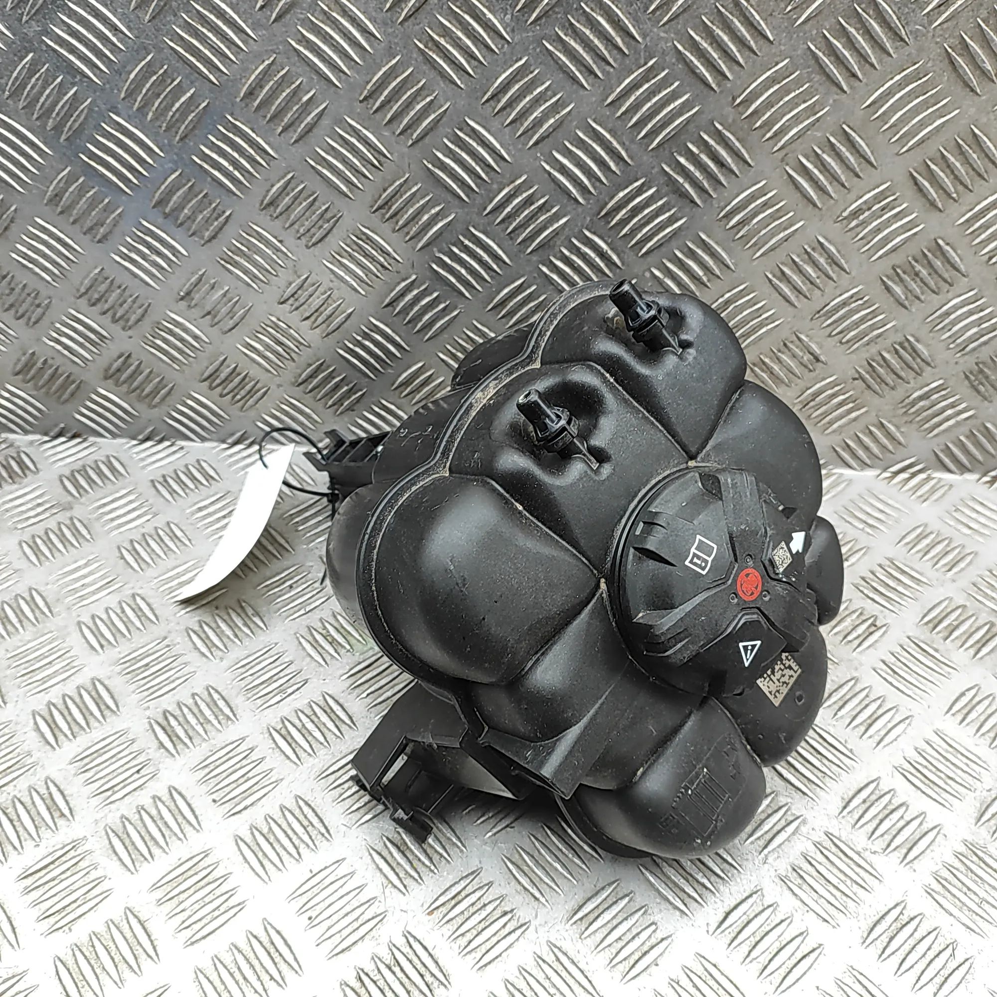 BMW 5 (G30 / G31) Expansion Tank Expansion tank — BMW 5 SERIES (G60) (2023-PRESE...