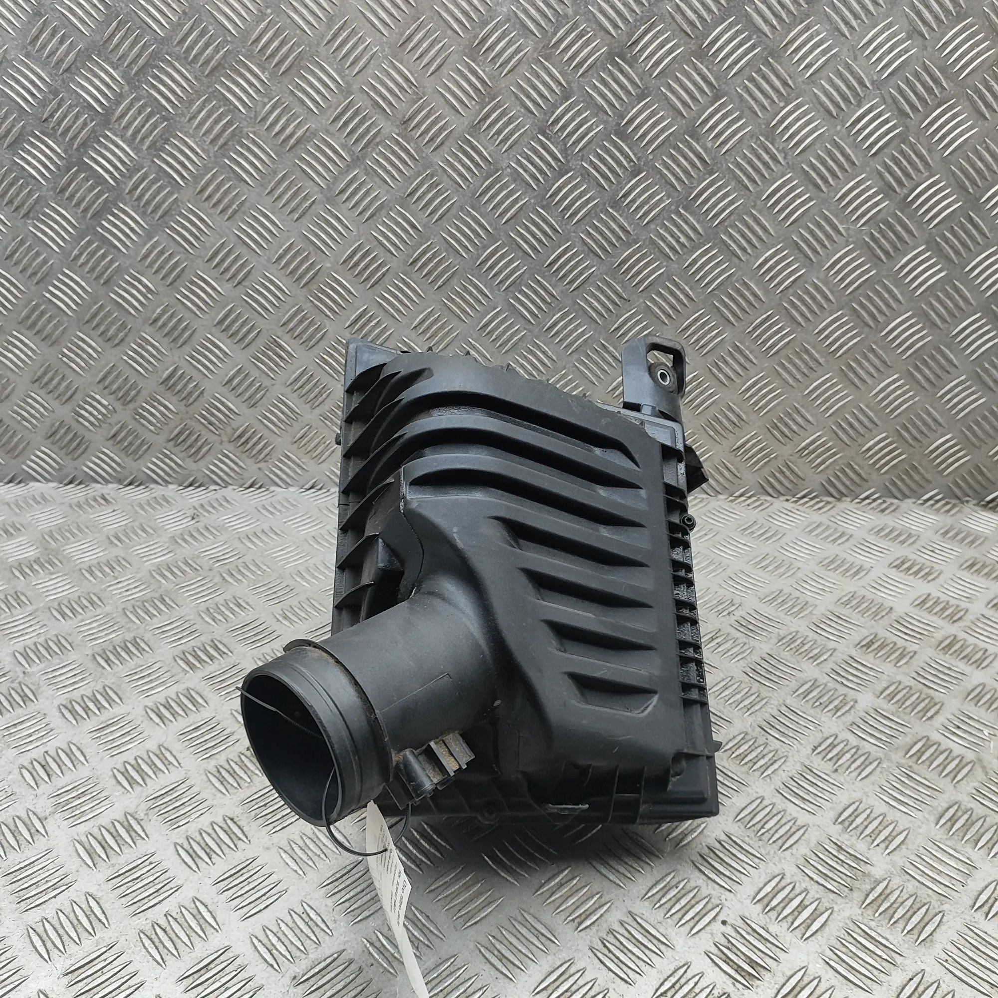 BMW X2 (F39) Õhufiltri korpus (2.5) Air Filter Box — BMW X2 (F39) (2018-...) — 7619...