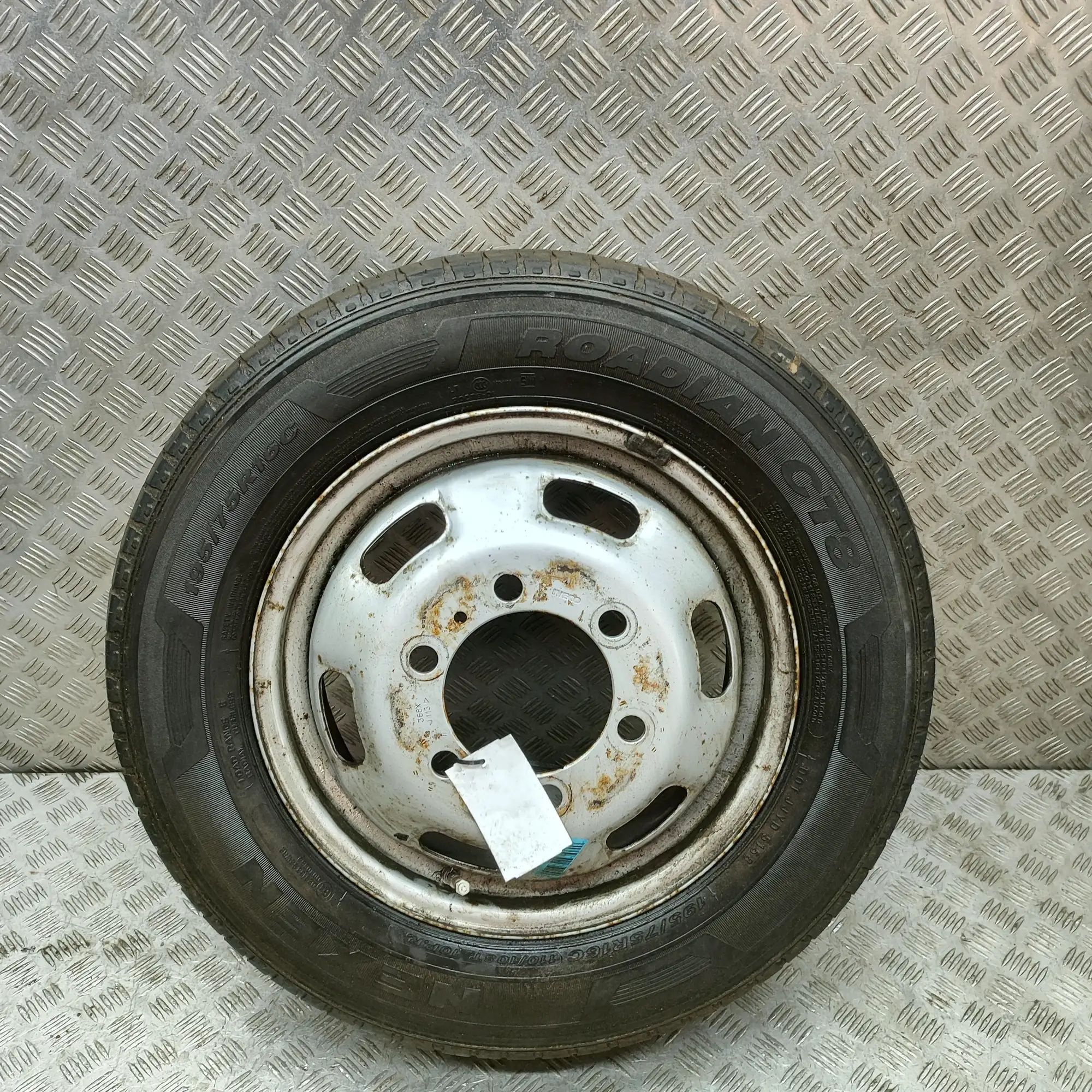 Iveco Daily Alloy Wheel Alloy wheel — IVECO DAILY (VI Flatbed) (2014-.....