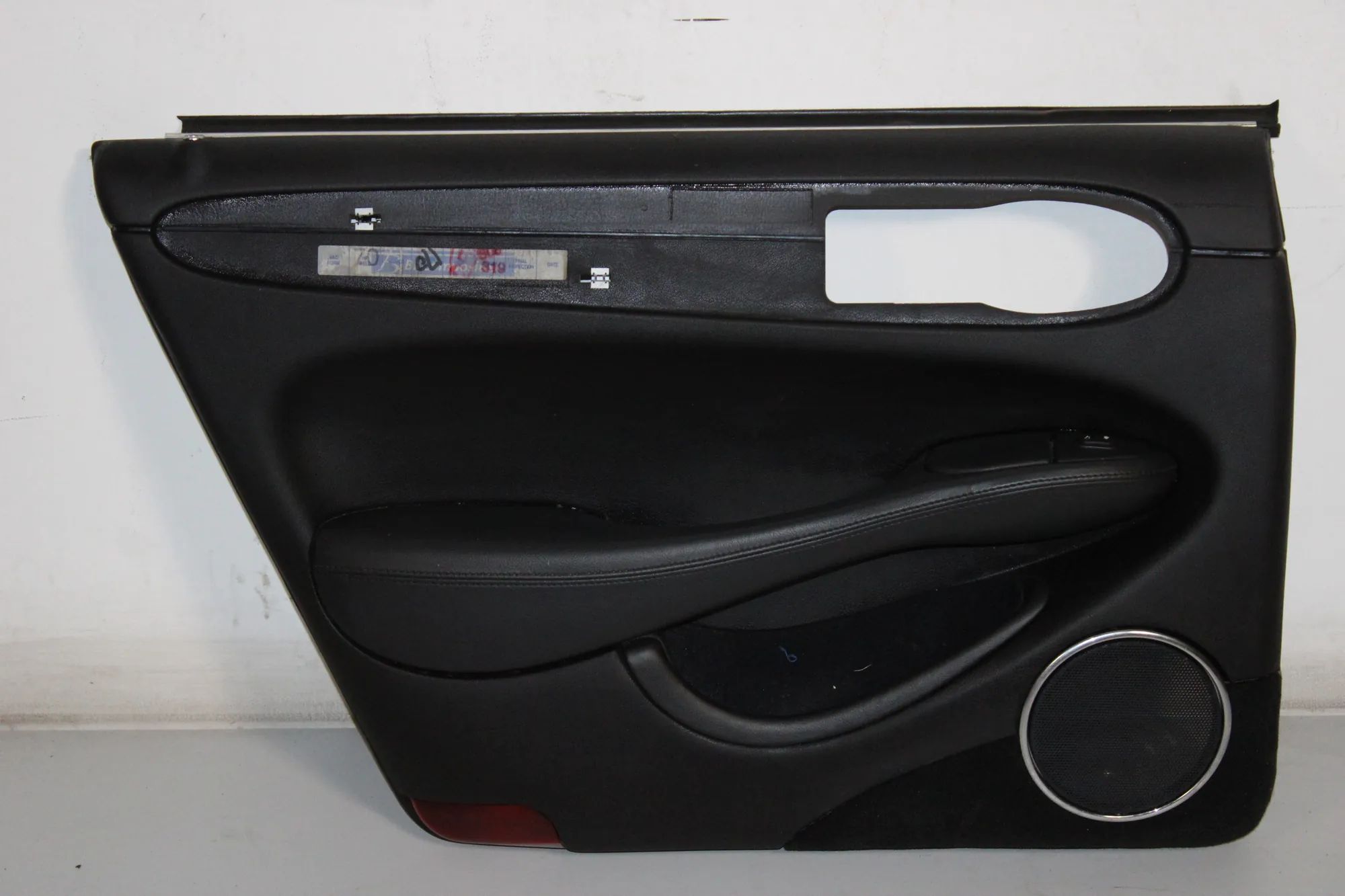 Jaguar XJ (X308) Rear Left Door Panel Rear Left Door Panel — JAGUAR XJ (X308) (1996-2...